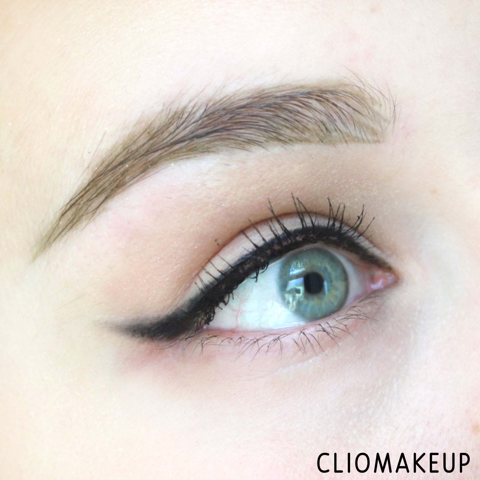 cliomakeup-recensione-matita-revlon-so-fierce-vinyl-eyeliner-13