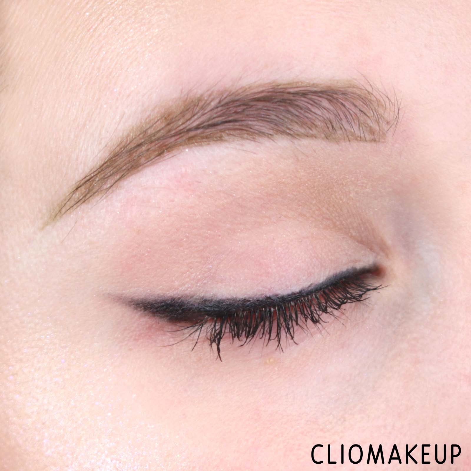 cliomakeup-recensione-matita-revlon-so-fierce-vinyl-eyeliner-15