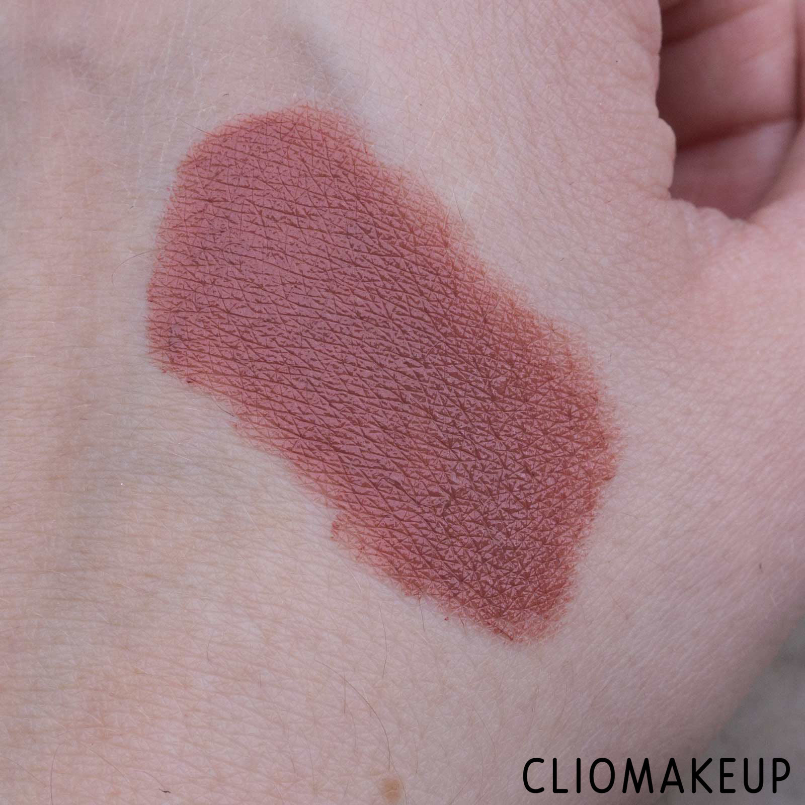 cliomakeup-recensione-rossetto-becca-ultimate-lipstick-love-6