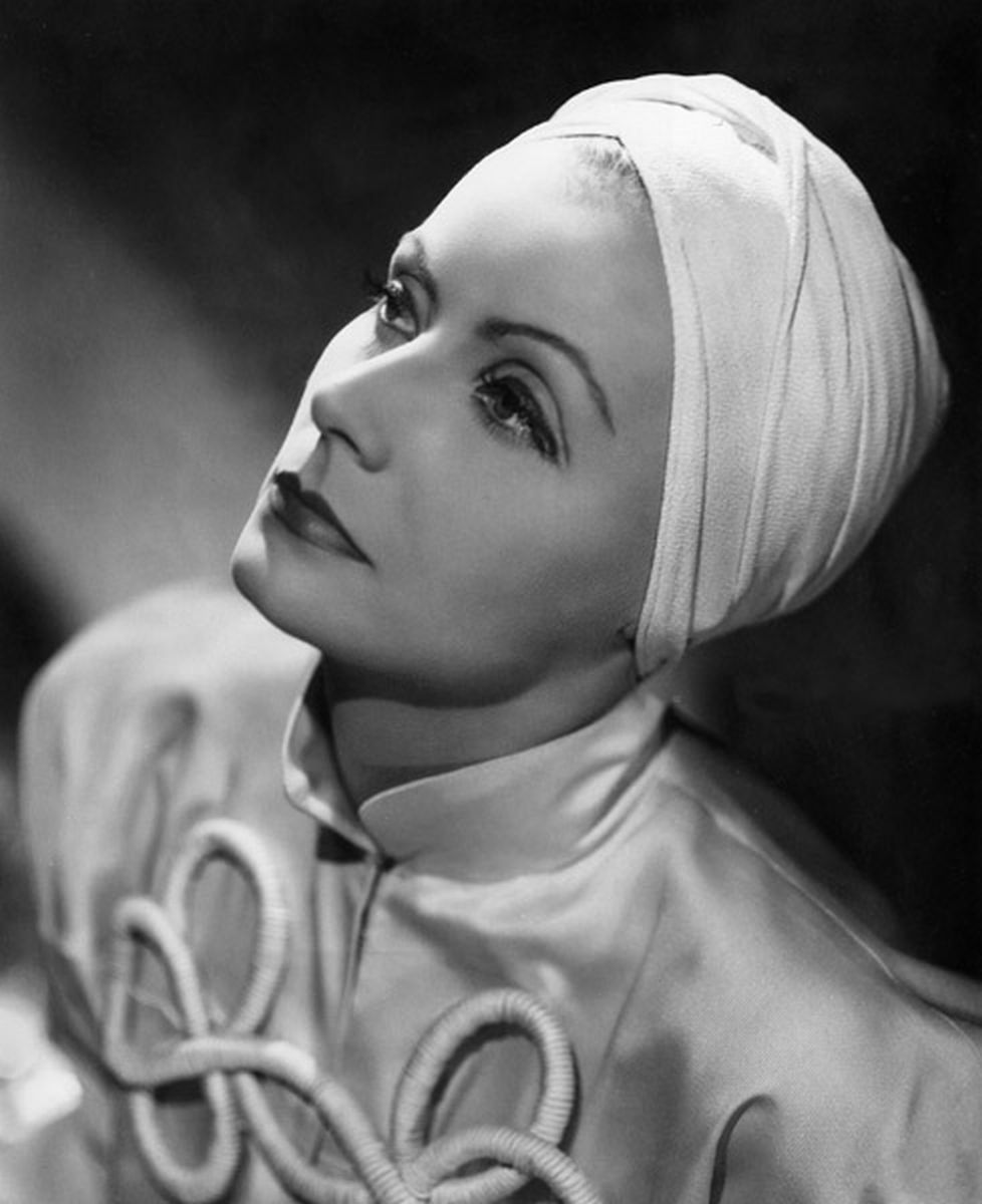 ClioMakeUp-turbante-capelli-estate-2019-2-greta-garbo