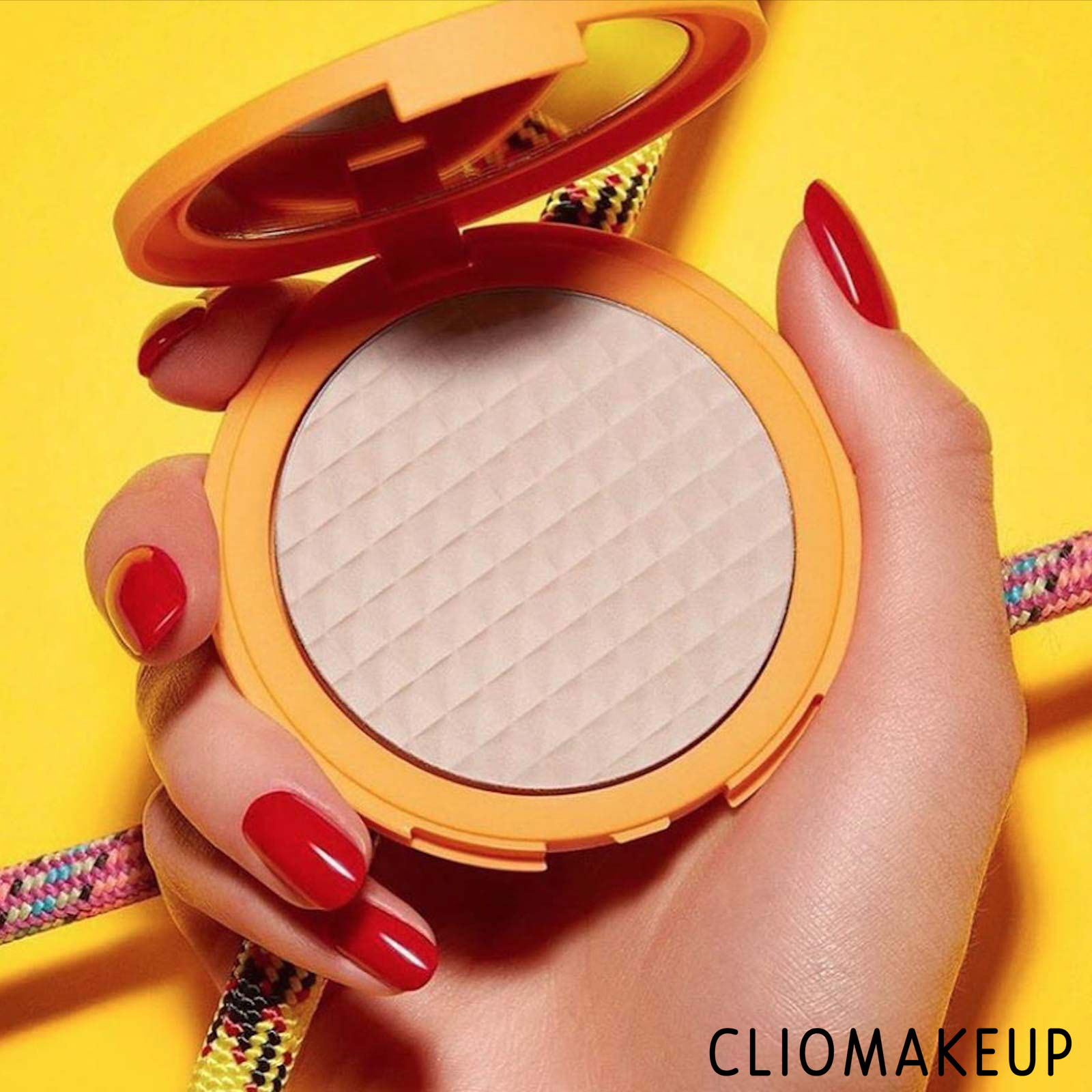 cliomakeup-recensione-cipria-kiko-beyond-limits-fixing-powder-3