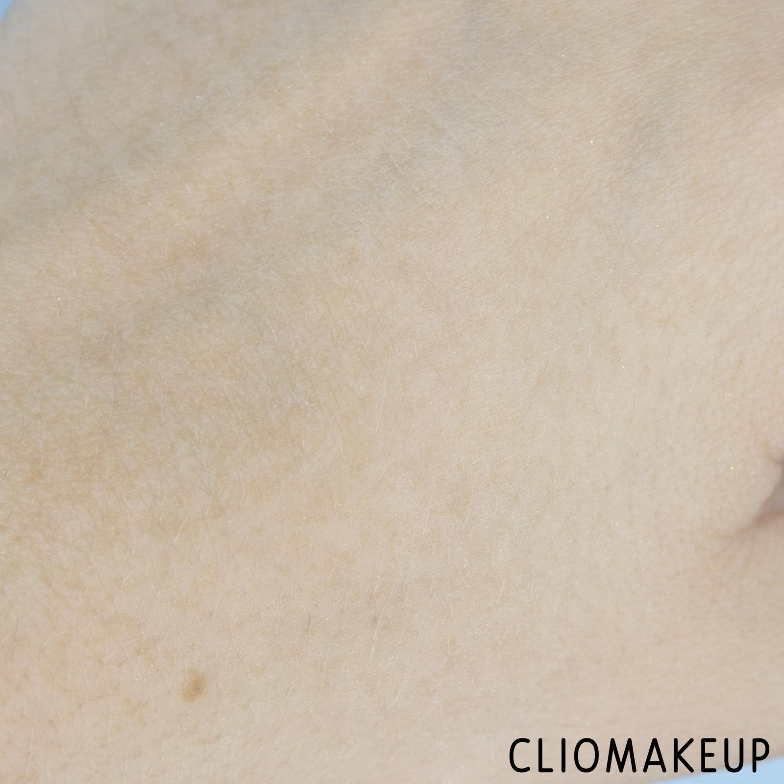 cliomakeup-recensione-cipria-kiko-beyond-limits-fixing-powder-9