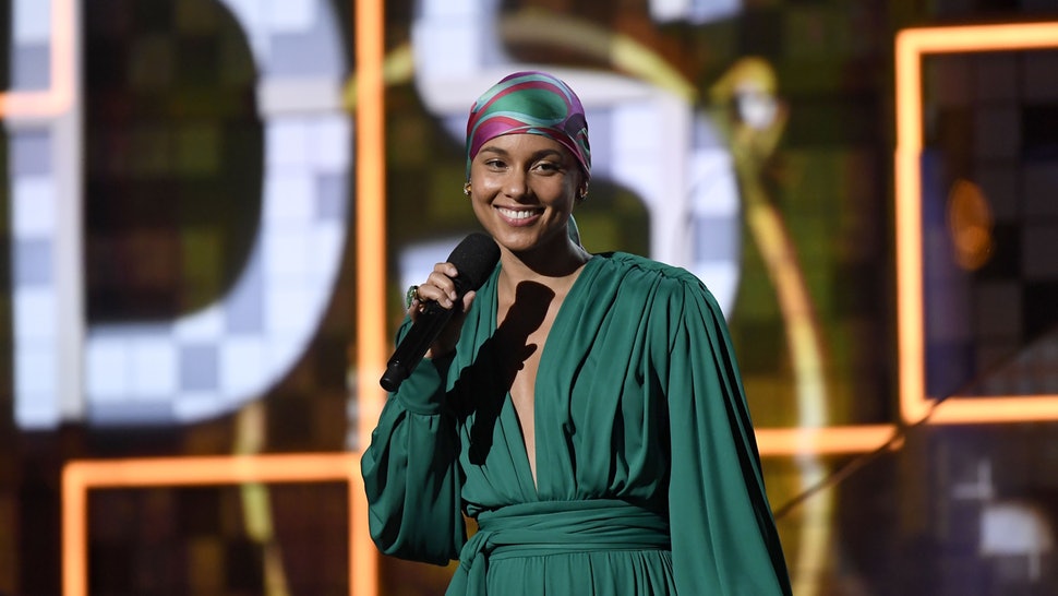 ClioMakeUp-turbante-capelli-estate-2019-10-alicia-keys