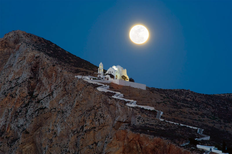 isole greche più belle: chiesa di Panagia a Folegandros