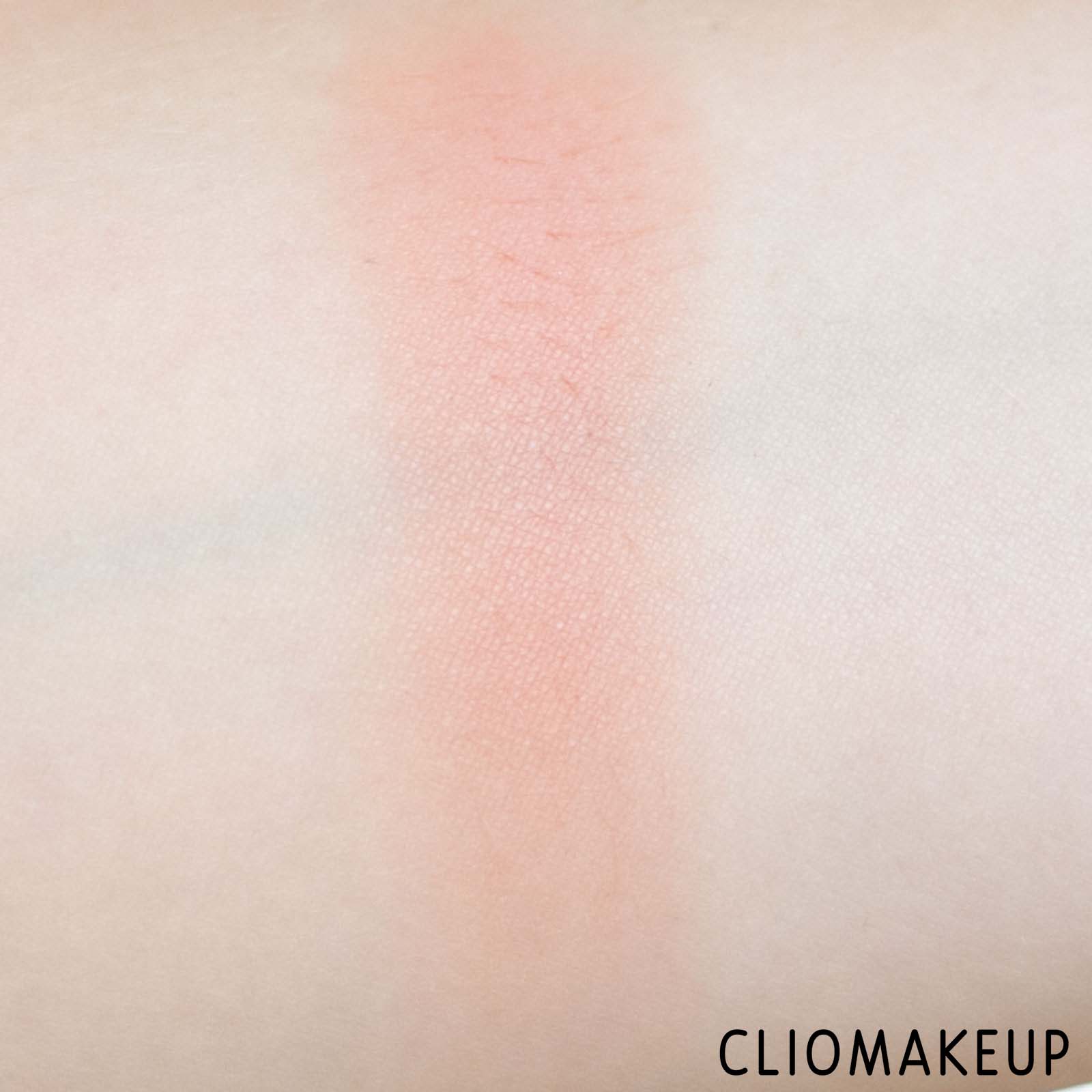 cliomakeup-recensione-blush-illuminante-wycon-baked-blush-and-highlighter-6