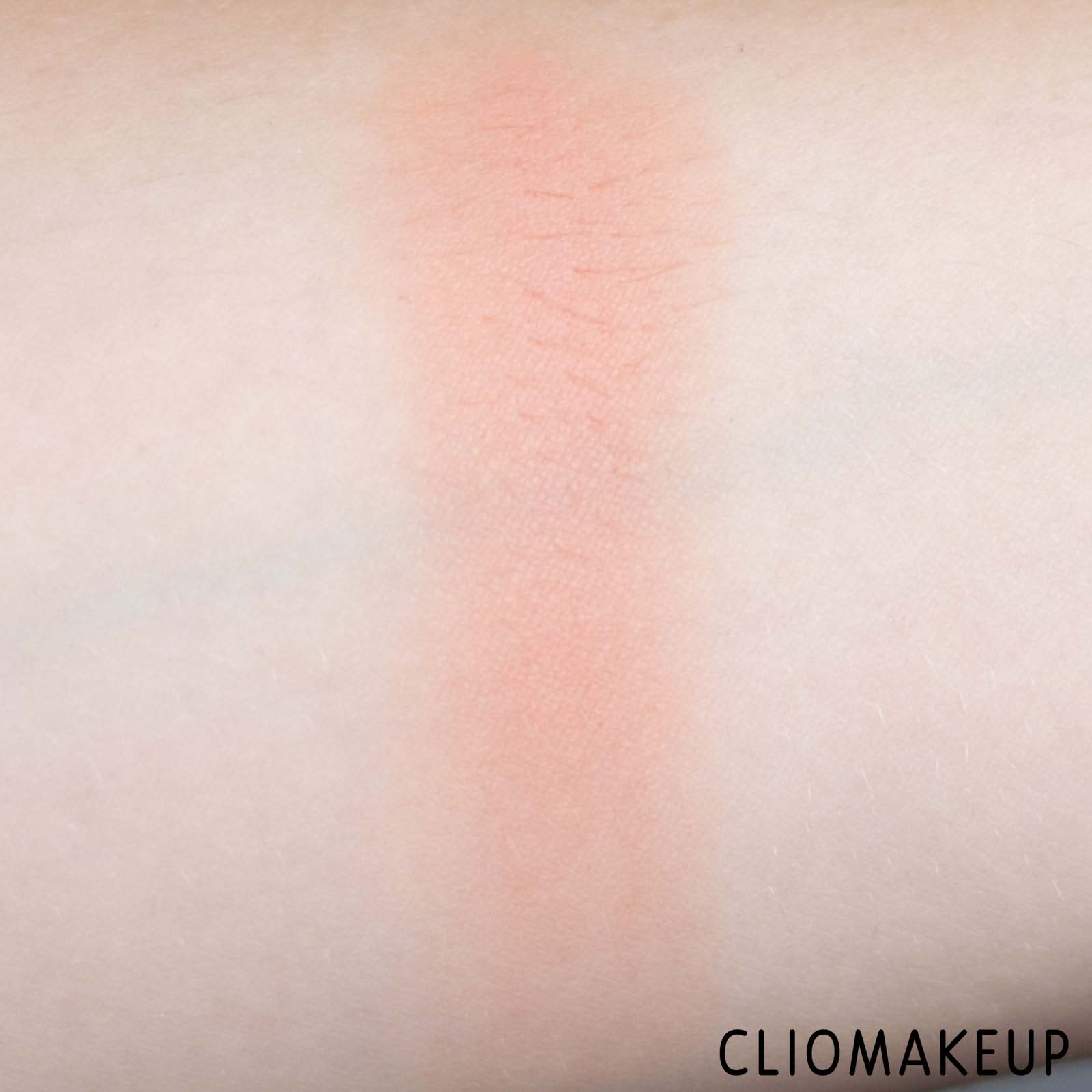 cliomakeup-recensione-blush-illuminante-wycon-baked-blush-and-highlighter-7