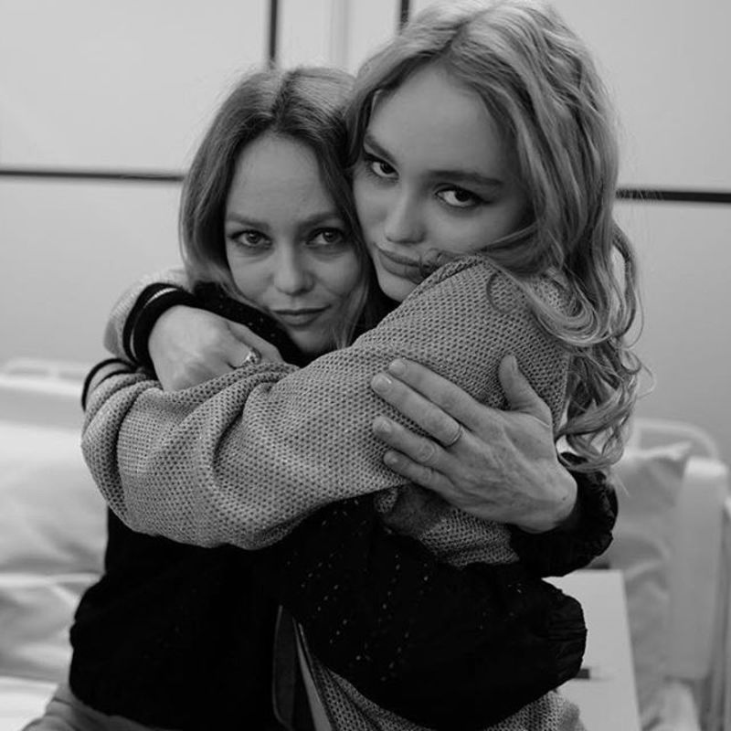 cliomakeup-lily-rose-depp-2-vanessa-paradis