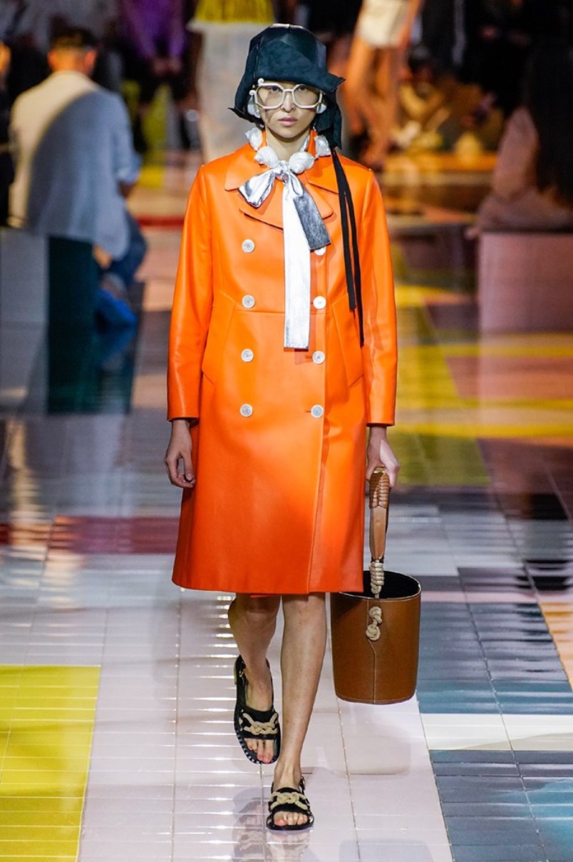 cliomakeup-milano-fashion-week-primavera-estate-2020-4-prada-arancione