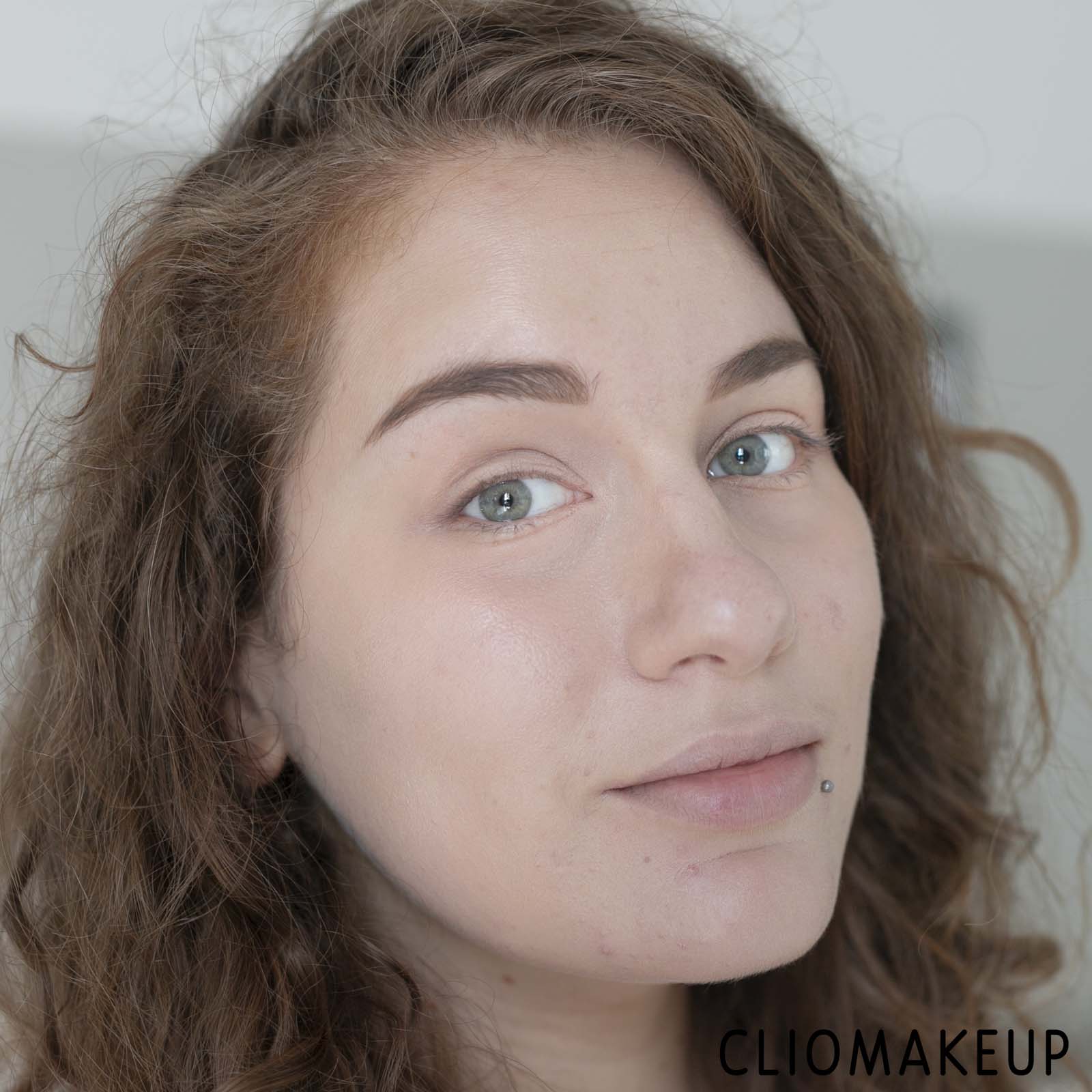 cliomakeup-recensione-fondotinta-fenty-beauty-pro-filtr-hydrating-longwear-foundation-12