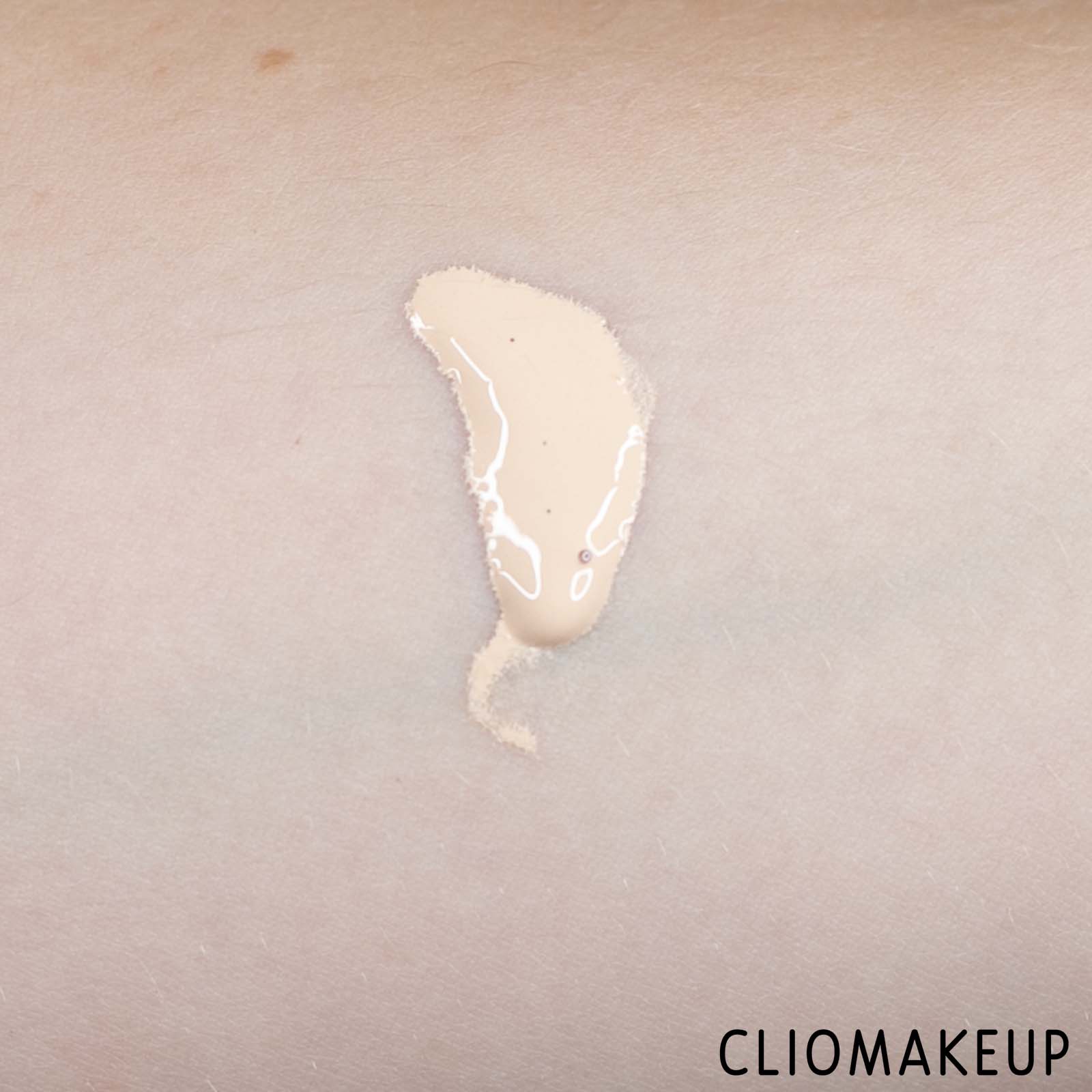 cliomakeup-recensione-fondotinta-fenty-beauty-pro-filtr-hydrating-longwear-foundation-7