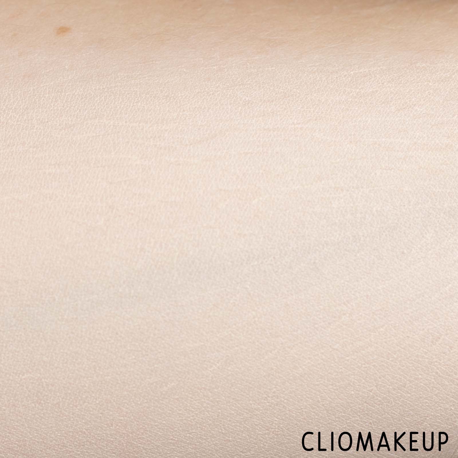 cliomakeup-recensione-fondotinta-fenty-beauty-pro-filtr-hydrating-longwear-foundation-9