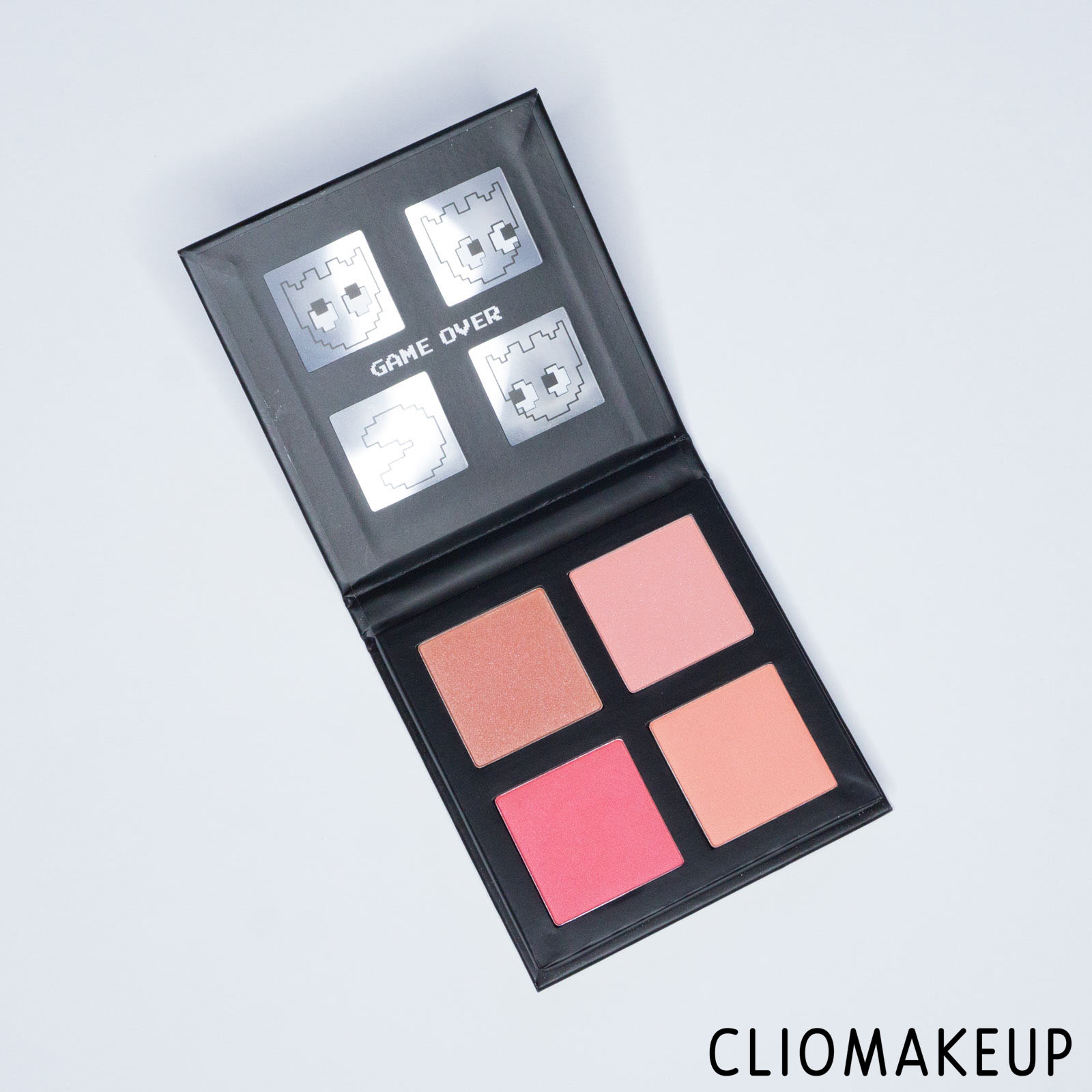 cliomakeup-recensione-palette-blush-essence-x-pac-man-blush-palette-4