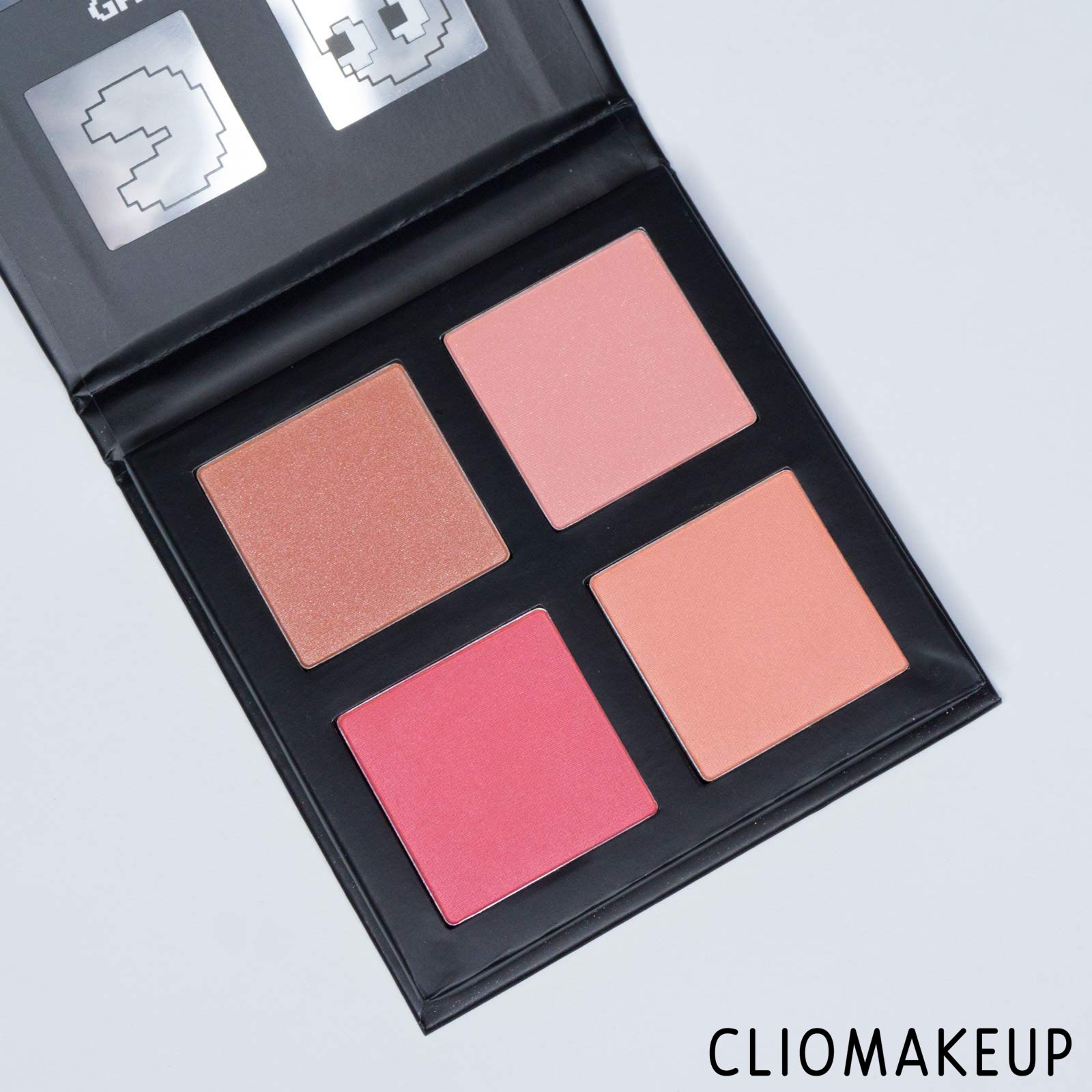 cliomakeup-recensione-palette-blush-essence-x-pac-man-blush-palette-5