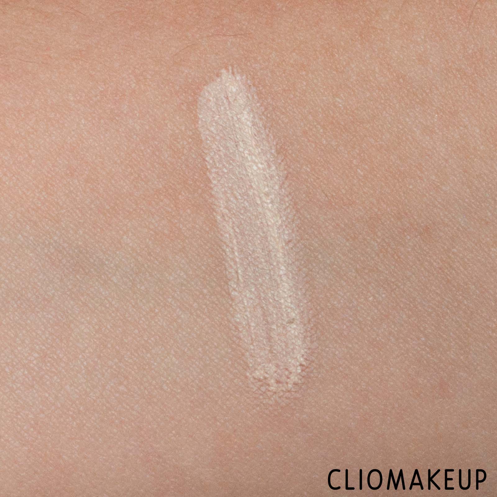 cliomakeup-recensione-correttore-essence-stay-natural-plus-concealer-6