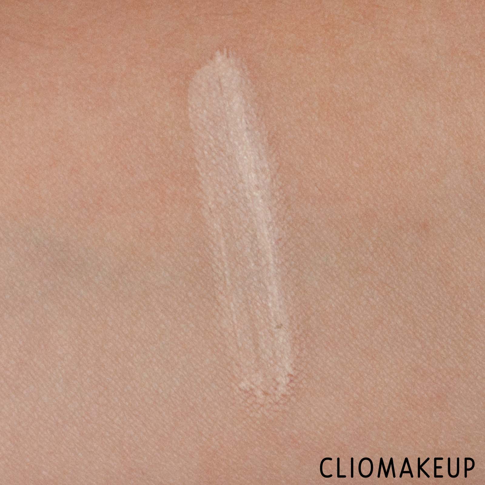 cliomakeup-recensione-correttore-essence-stay-natural-plus-concealer-7