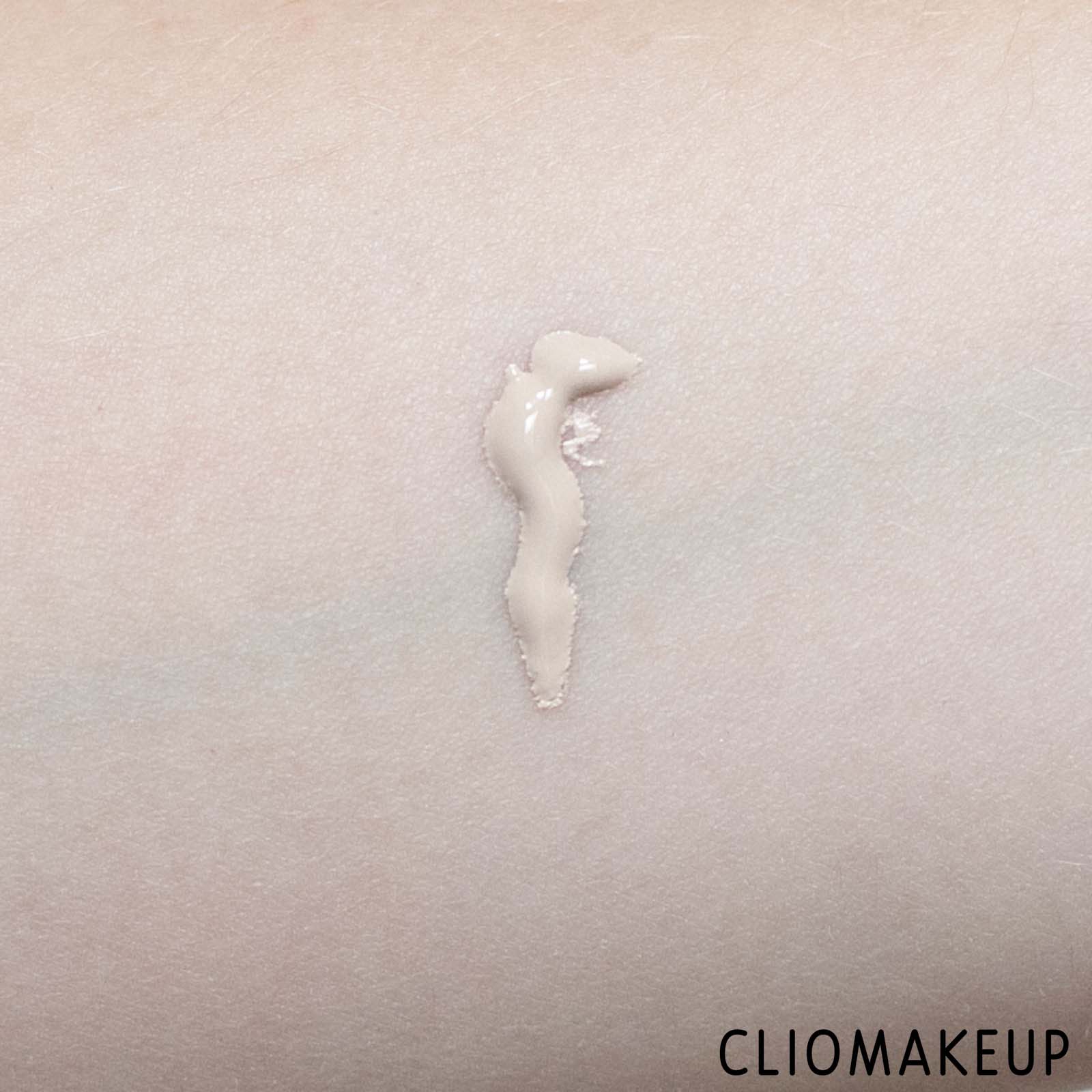 cliomakeup-recensione-correttore-revolution-pro-ultimate-coverage-crease.proof-concealer-6