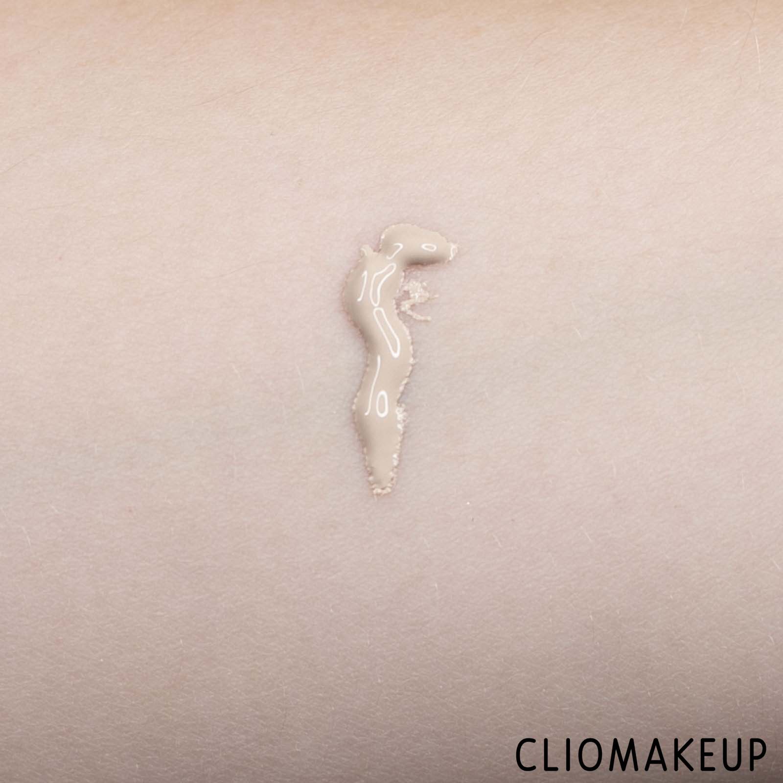 cliomakeup-recensione-correttore-revolution-pro-ultimate-coverage-crease.proof-concealer-7