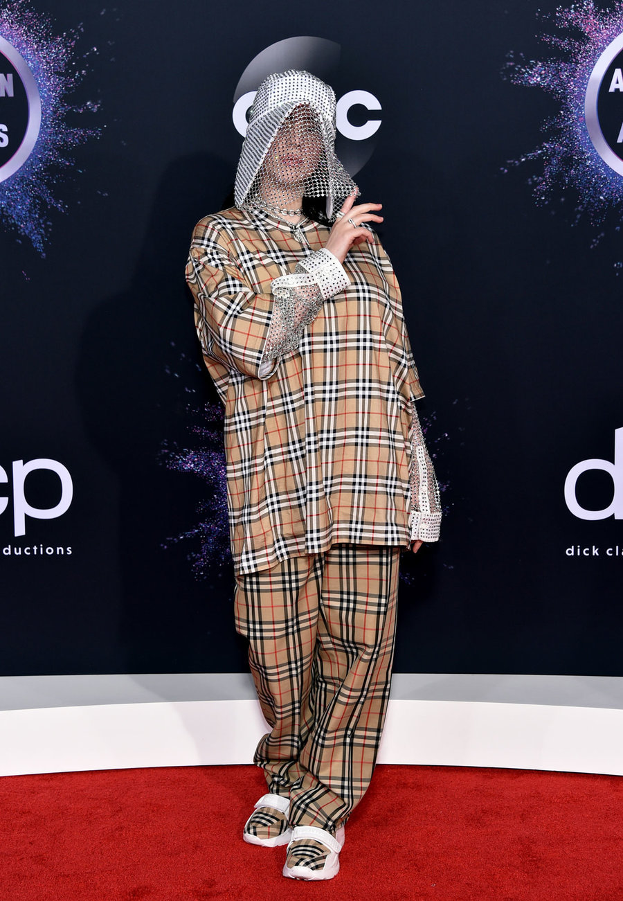 cliomakeup-ama-2019-look-star-3-billie-eilish