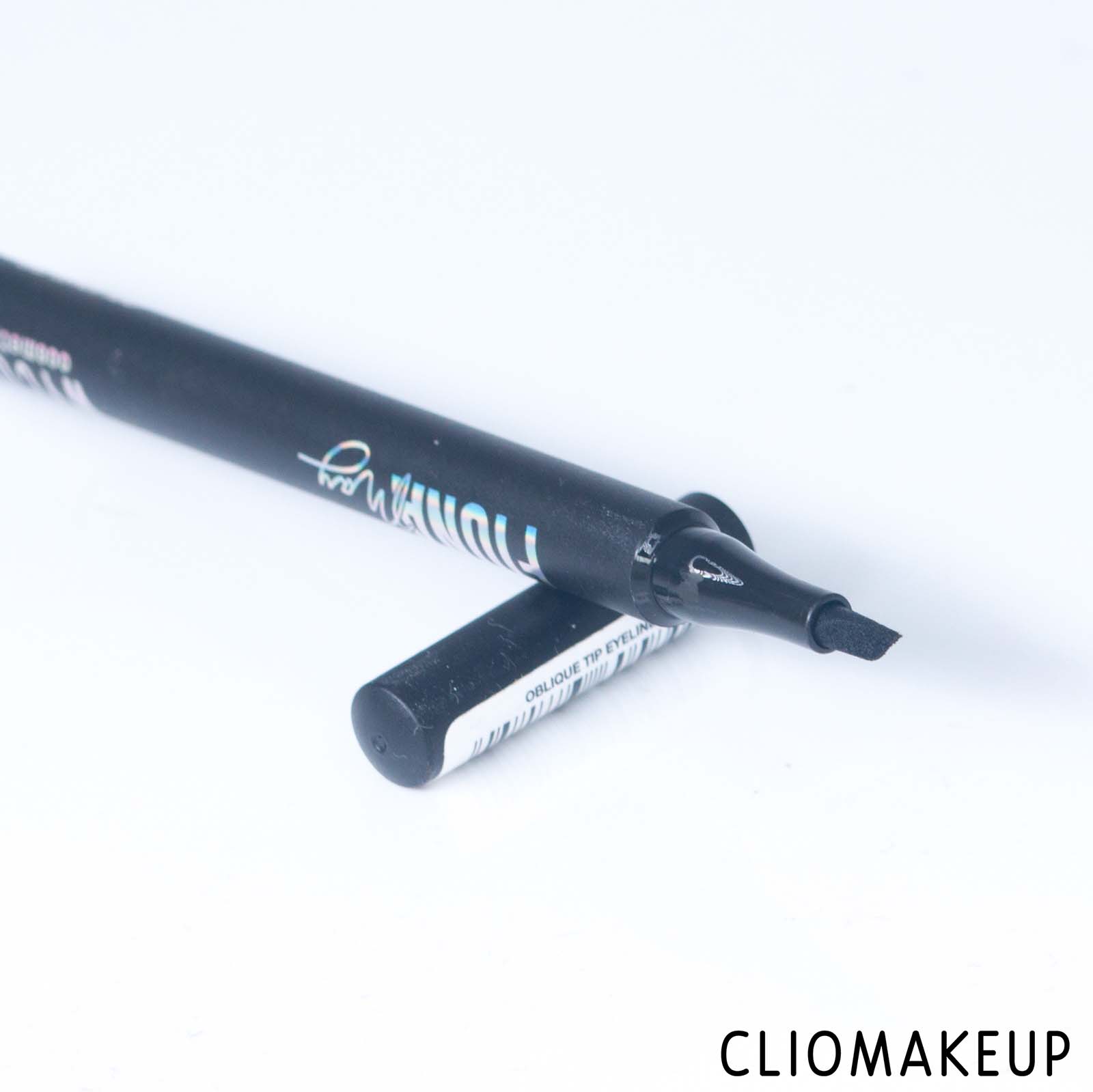 cliomakeup-recensione-eyeliner-wycon-fiona-may-oblique-tip-black-eyeliner-5