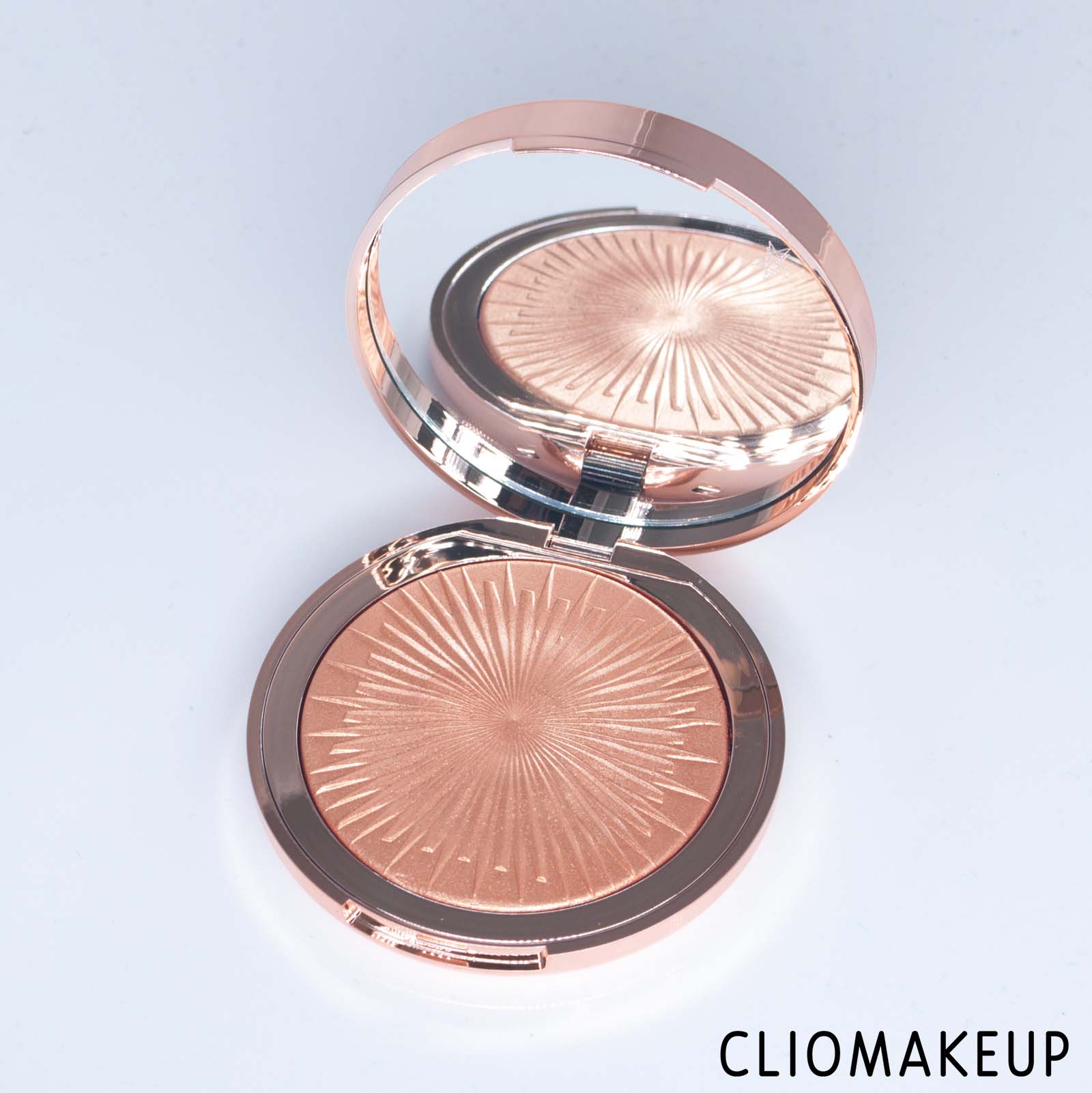 cliomakeup-recensione-illuminante-charlotte-tilbury-magic-star-highlighter-5