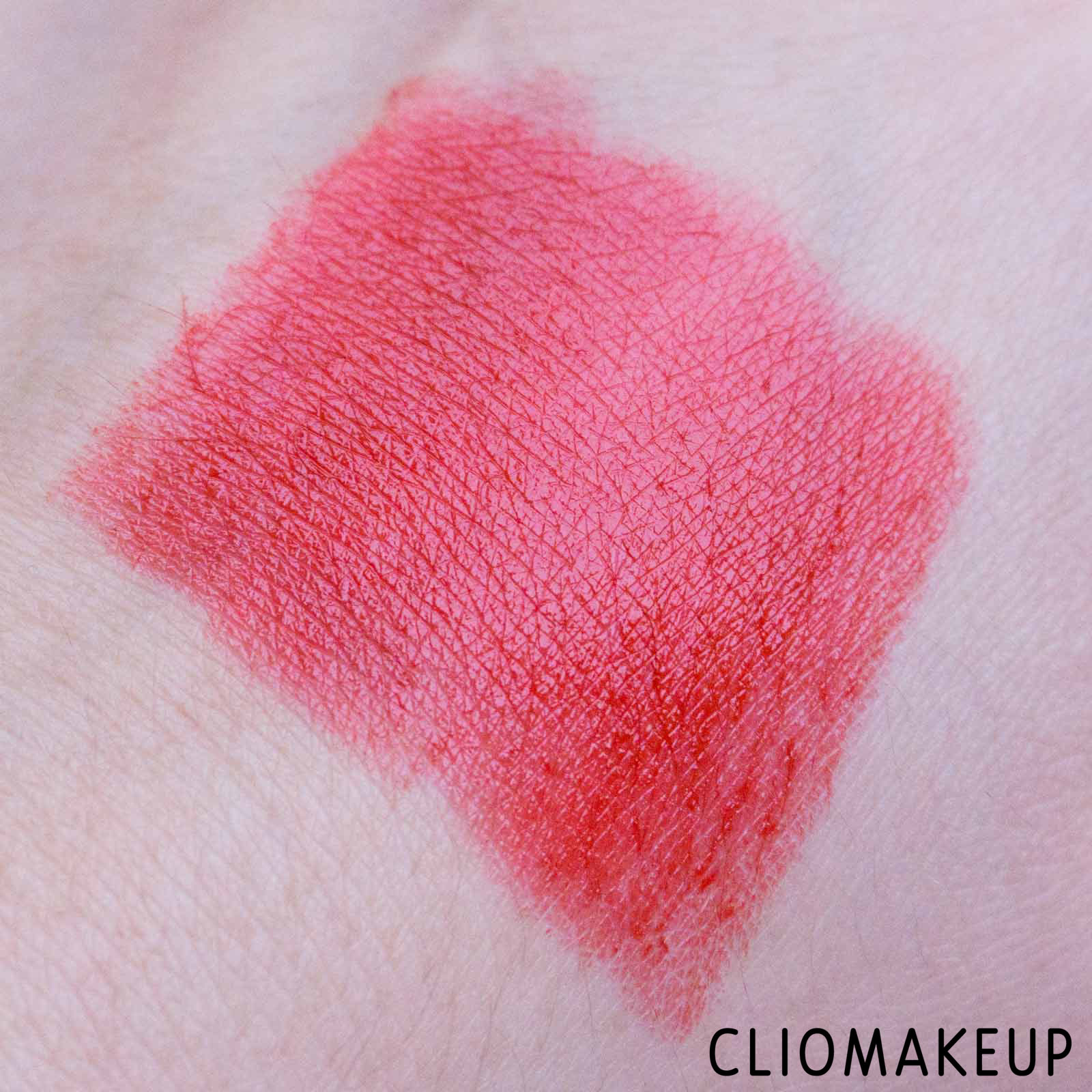 cliomakeup-recensione-rossetti-loreal-color-riche-limited-edition-karl-lagerfeled-8