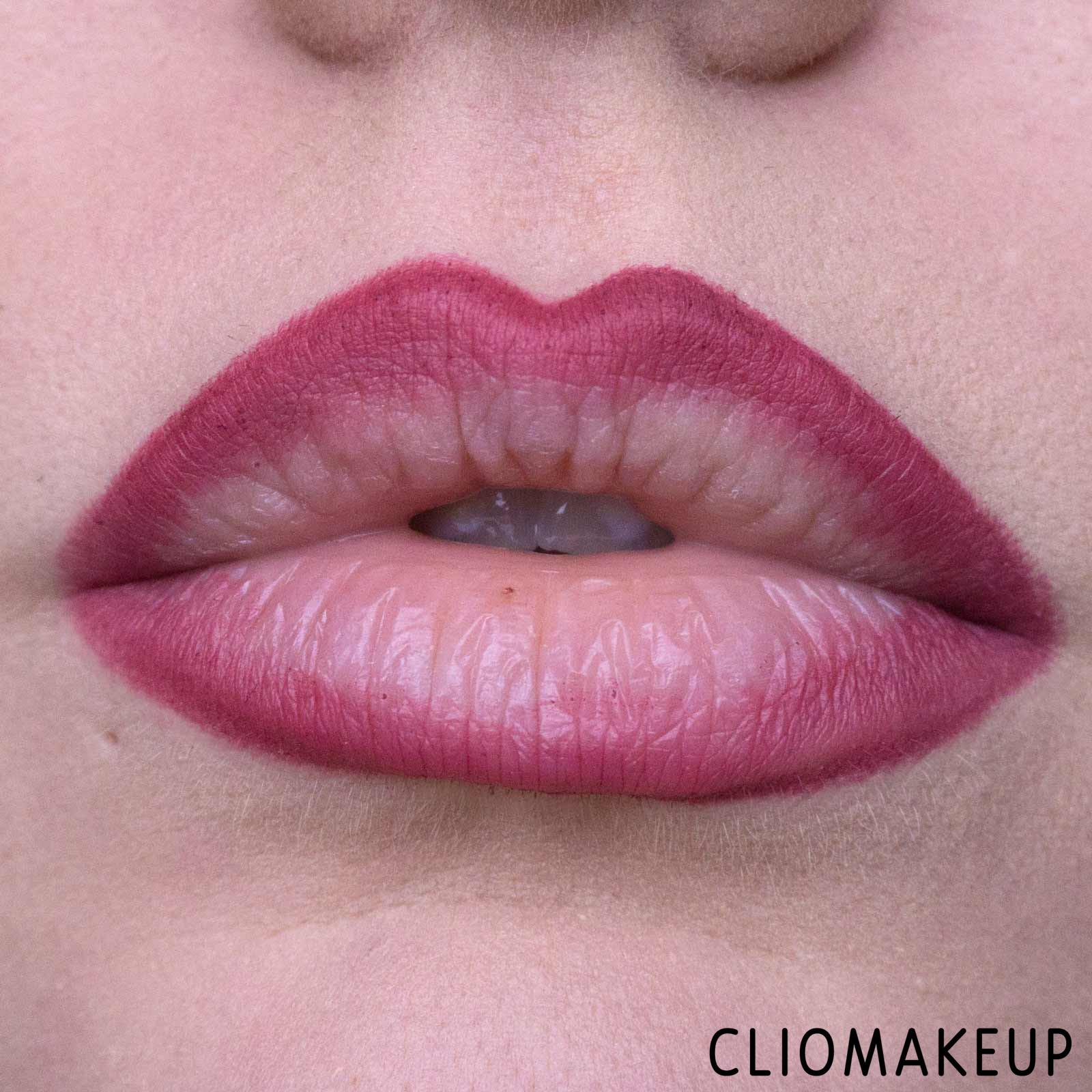 cliomakeup-recensione-rossetto-e-matita-nyx-love-lust-disco-suede-matte-lip-kit-12