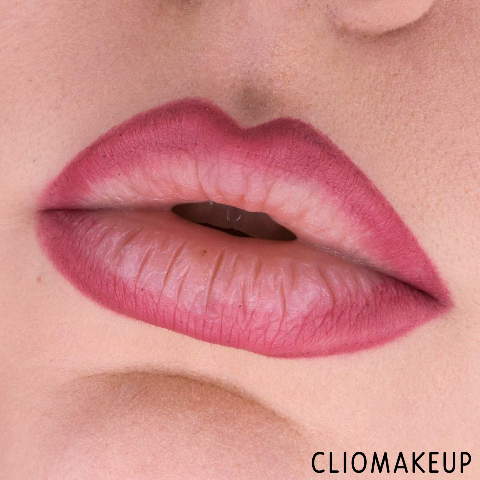 cliomakeup-recensione-rossetto-e-matita-nyx-love-lust-disco-suede-matte-lip-kit-13