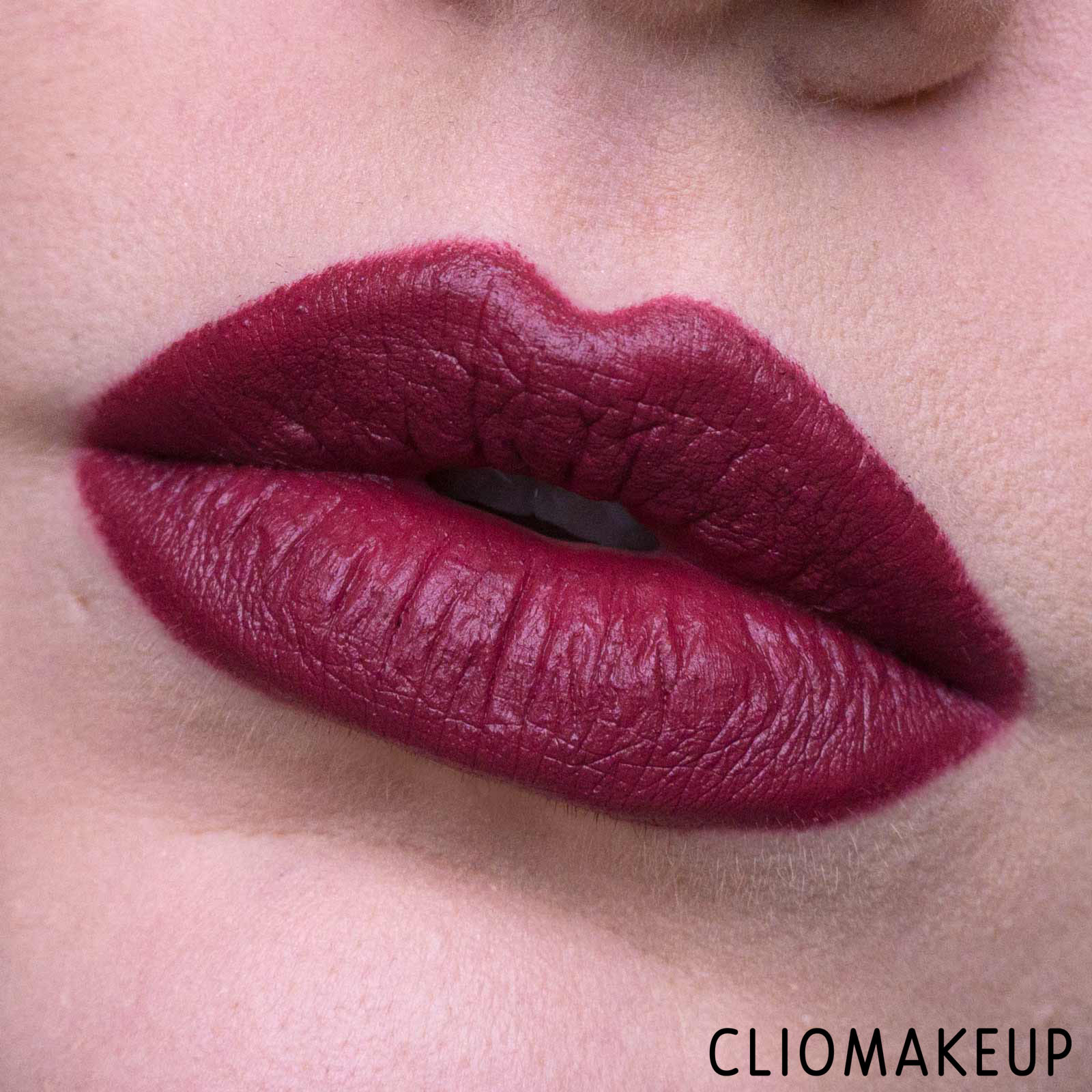 cliomakeup-recensione-rossetto-e-matita-nyx-love-lust-disco-suede-matte-lip-kit-14