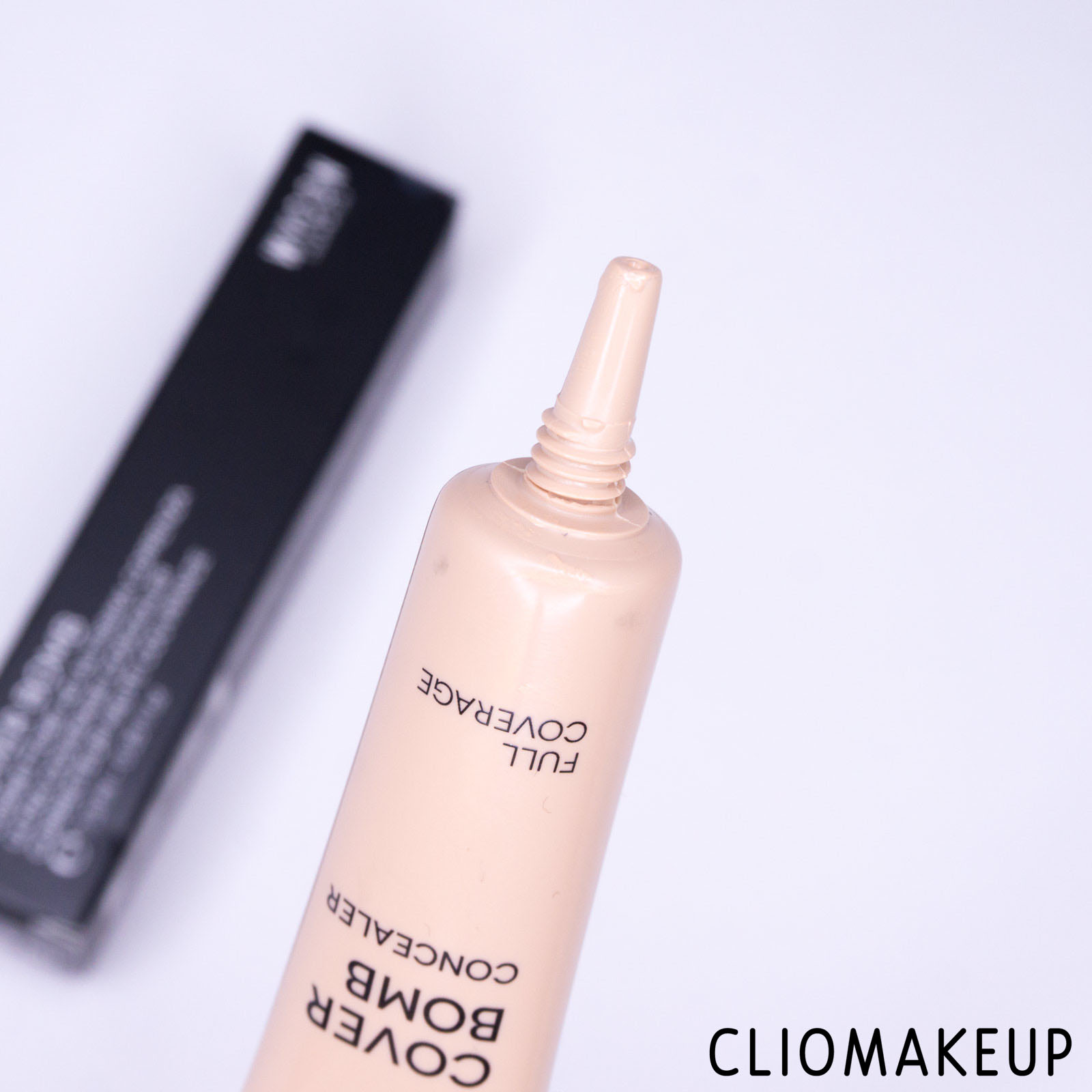 cliomakeup-recensione-correttore-wycon-cover-bomb-concealer-nuova-formula-5