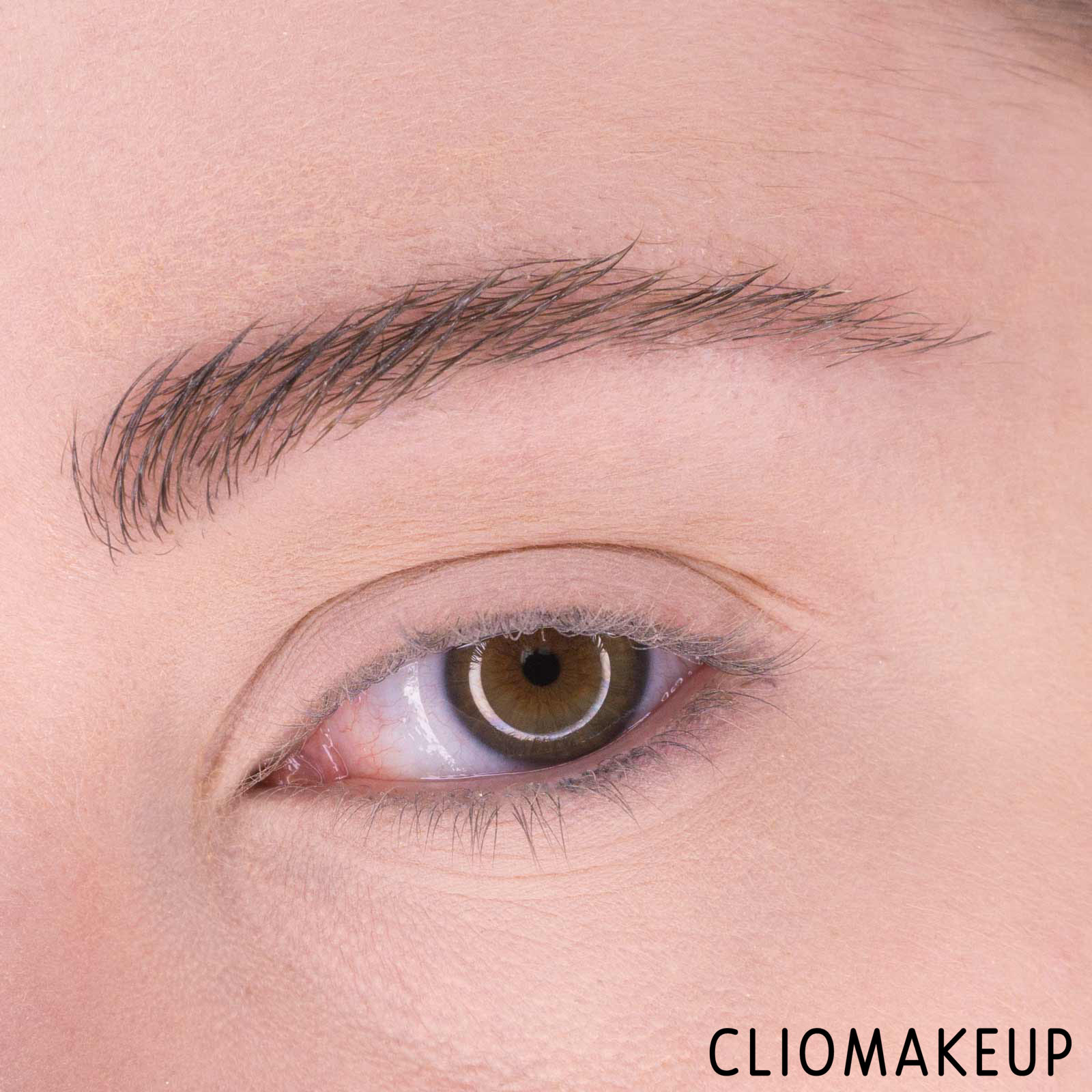 cliomakeup-recensione-gel-sopracciglia-benefit-24hr-brow-setter-11