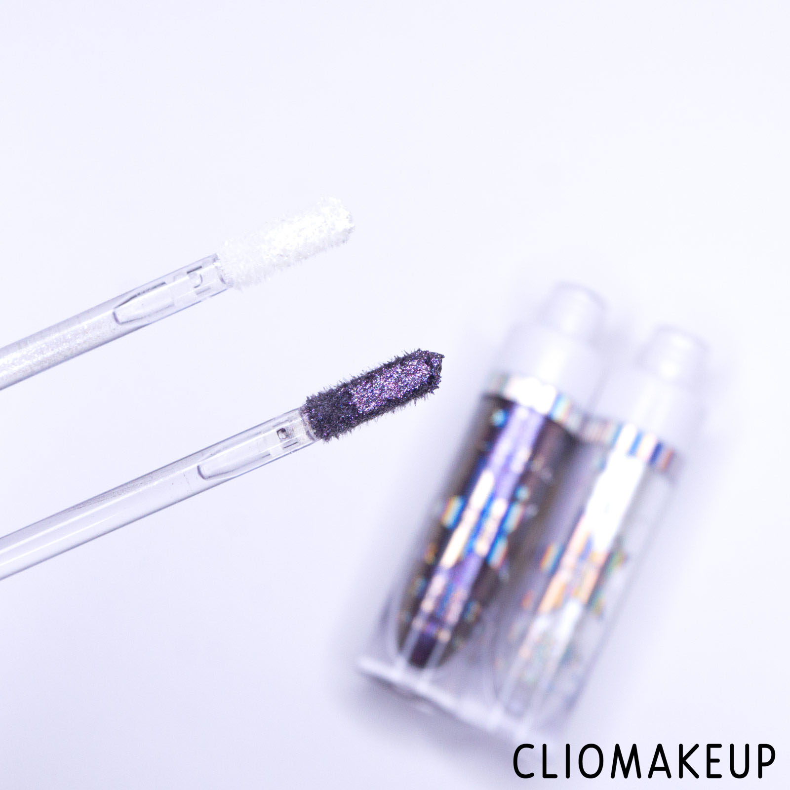 cliomakeup-recensione-ombretti-liquidi-lottie-london-eye-foil-metallic-eyeshadow-topper-4