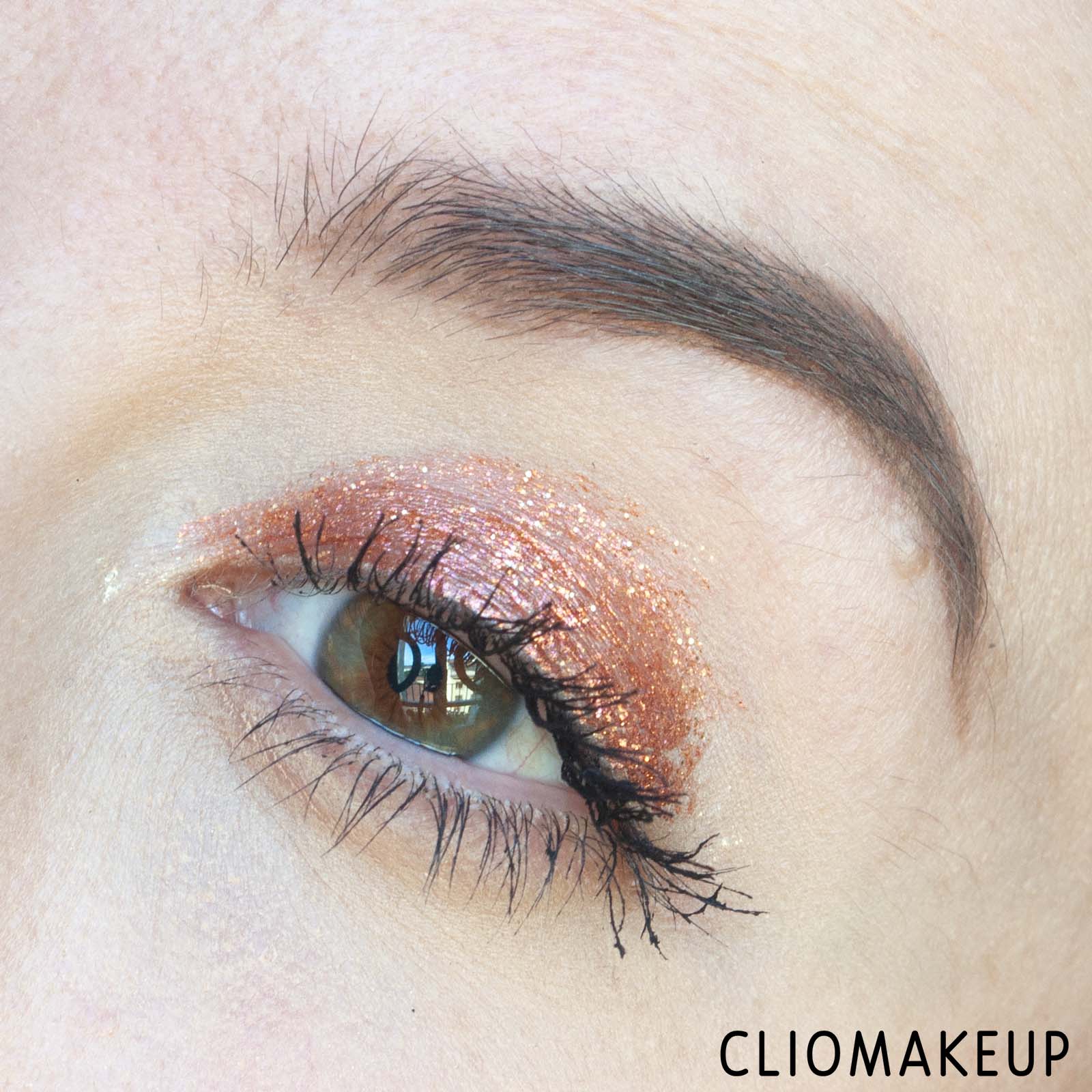 cliomakeup-recensione-ombretti-liquidi-stila-all-fired-up-glitter-e-glow-liquid-eyeshadow-set-12