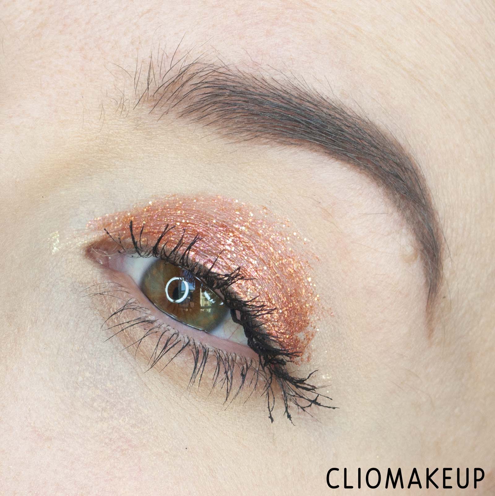 cliomakeup-recensione-ombretti-liquidi-stila-all-fired-up-glitter-e-glow-liquid-eyeshadow-set-13