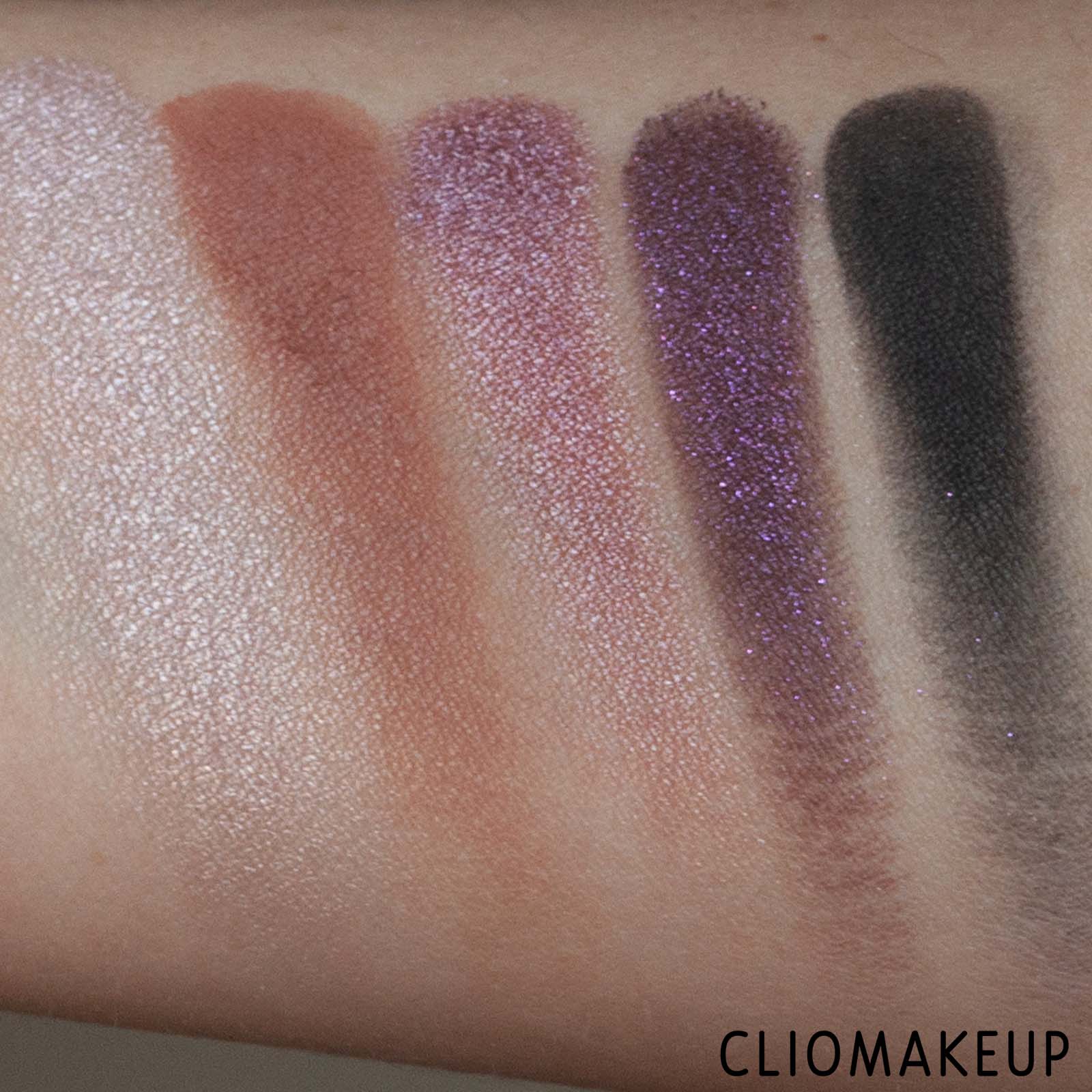 cliomakeup-recensione-palette-haus-laboratories-glam-room-no1-eye-shadow-palette-8