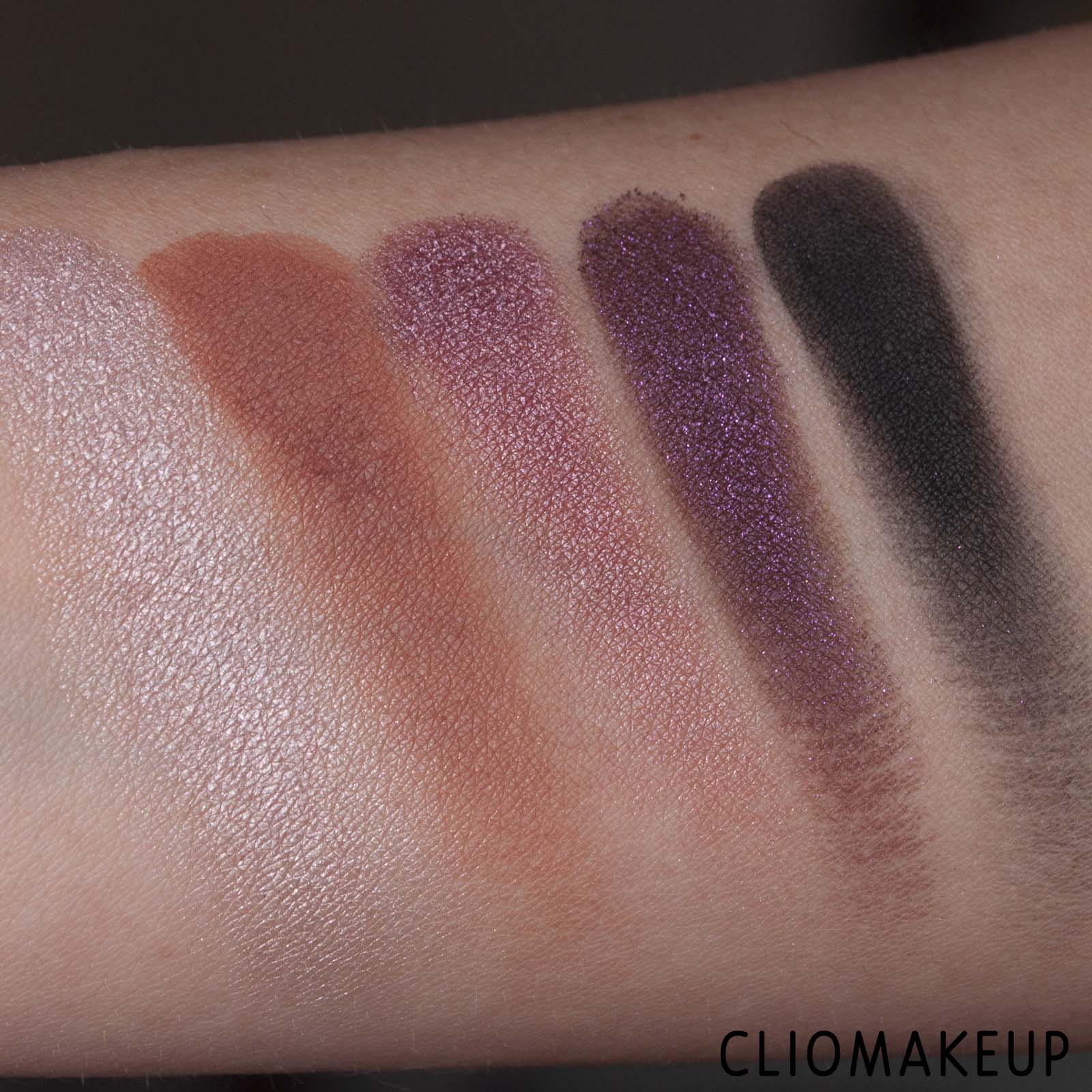 cliomakeup-recensione-palette-haus-laboratories-glam-room-no1-eye-shadow-palette-9