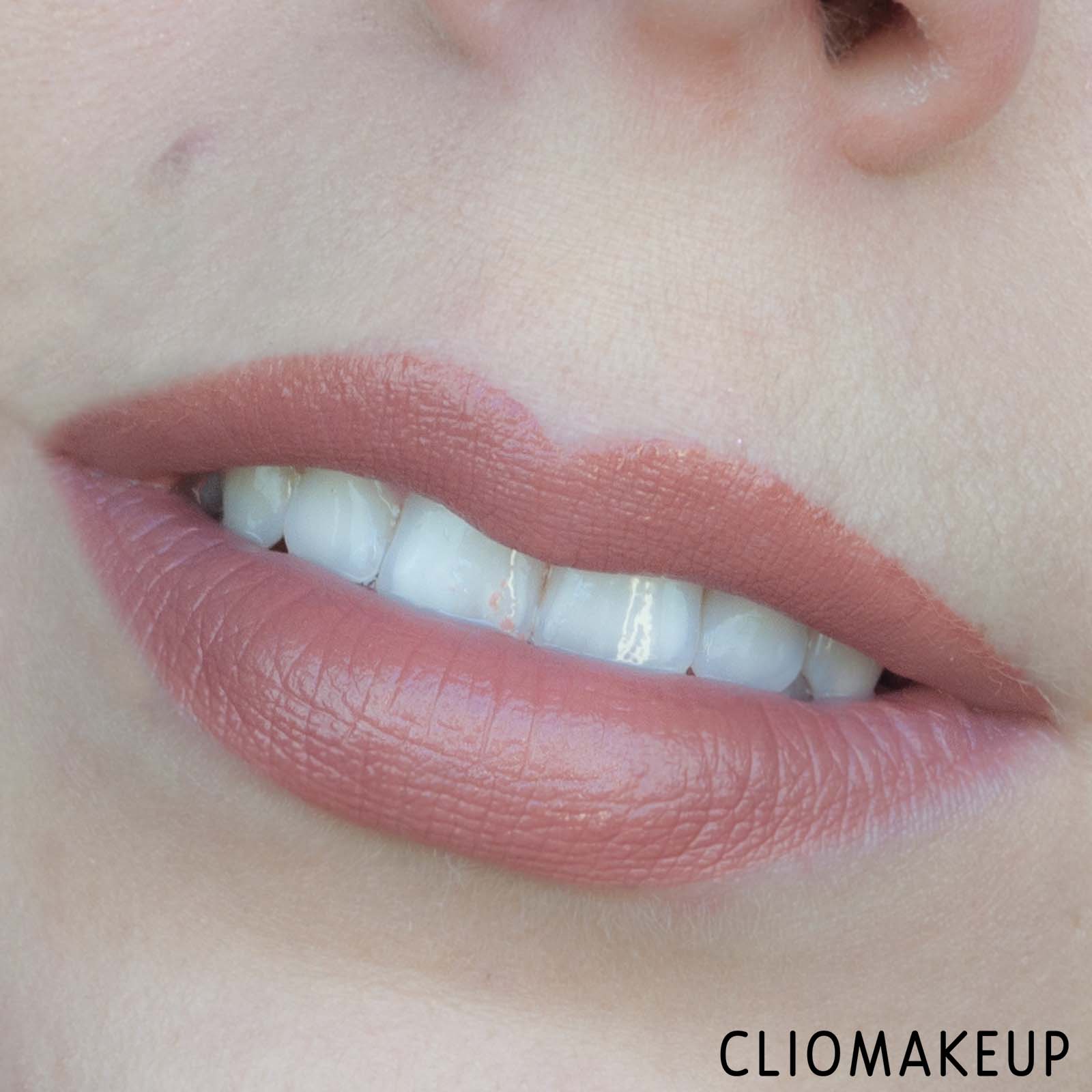 cliomakeup-recensione-rossetti-liquidi-giorgio-armani-lip-maestro-intense-velvet-lip-color-11