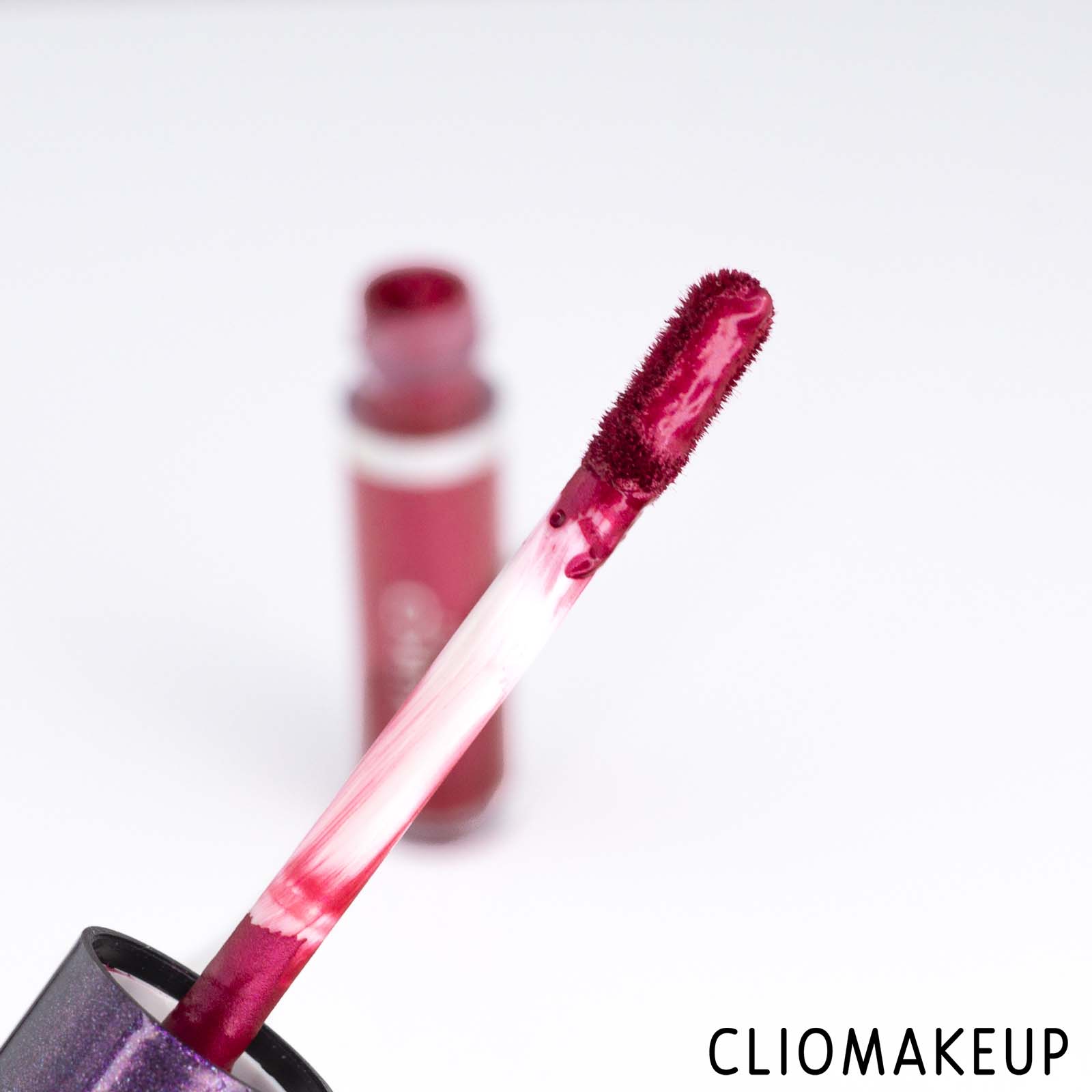 cliomakeup-recensione-rossetto-liquido-kiko-party-all-night-metallic-lip-paint-5