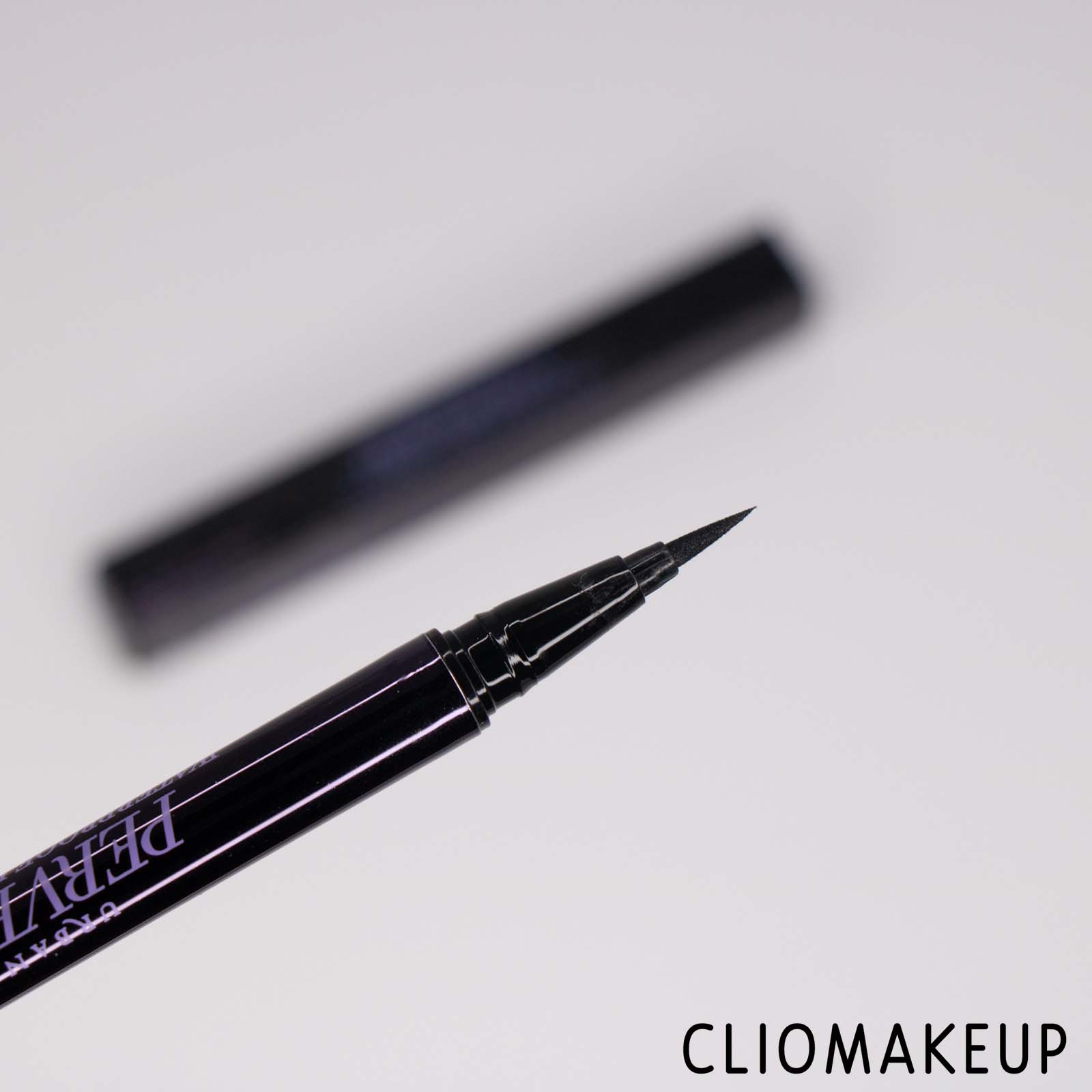 recensione-cliomakeup-eyeliner-urban-decay-perversion-waterproof-fine-point-eye-pen-5