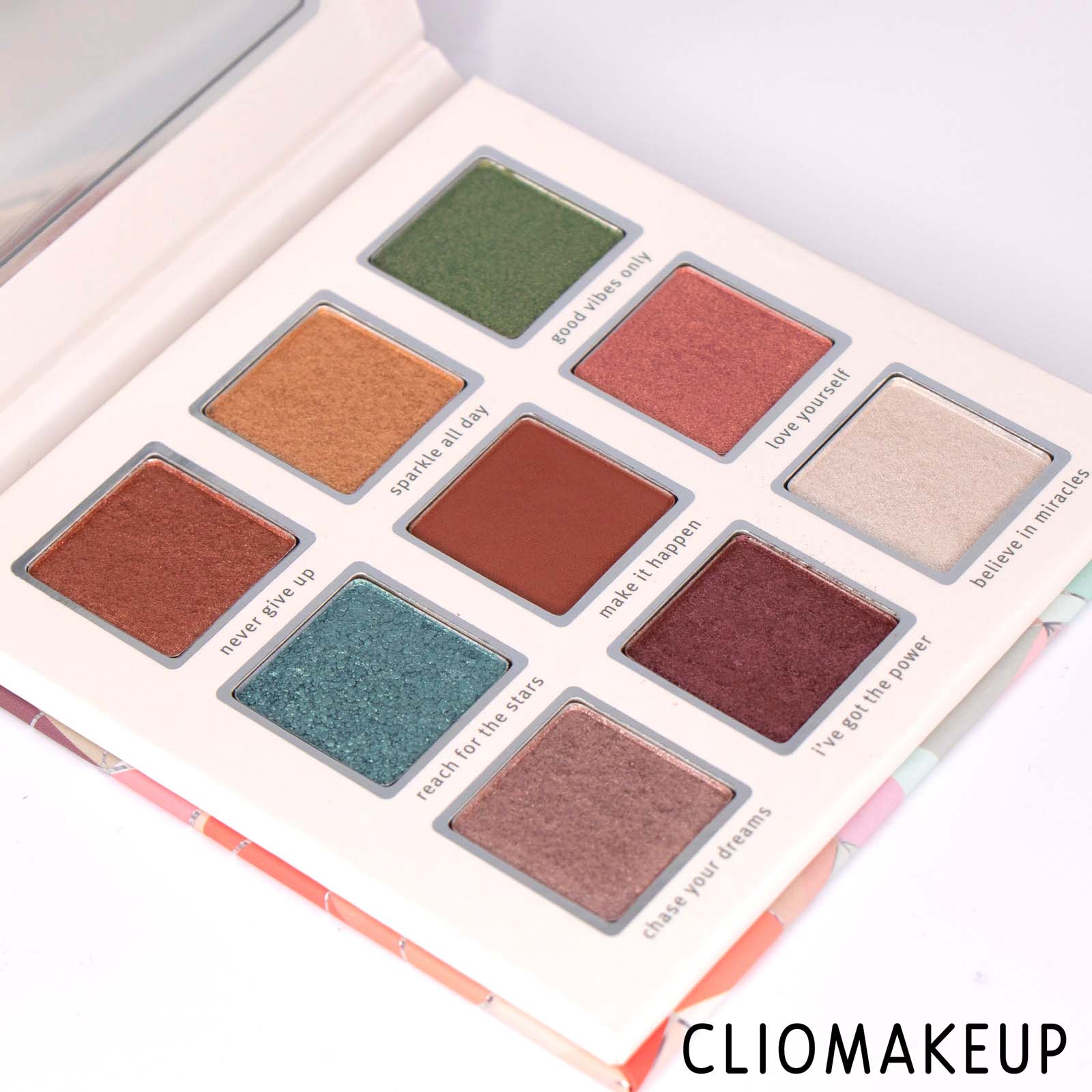 recensione-cliomakeup-palette-essence-crystal-power-eyeshadow-palette-5