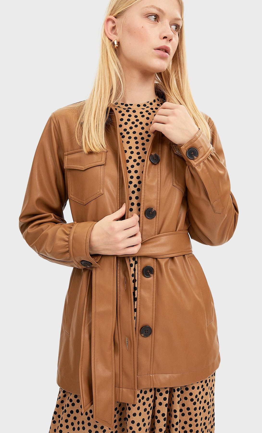 Cliomakeup-giacche-di-pelle-primavera-2020-23-stradivarius-trench