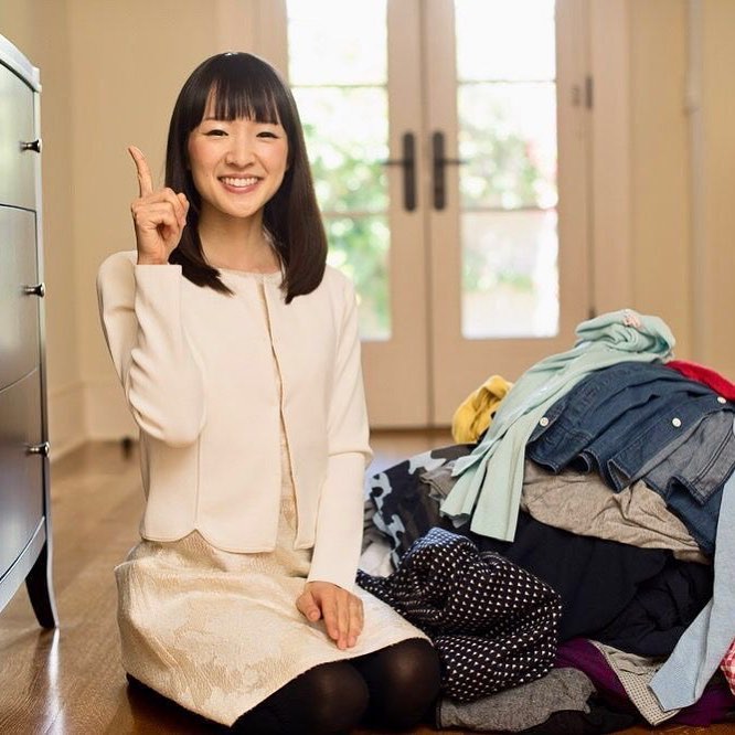 Marie Kondo e il suo metodo Konmari per riordinare casa