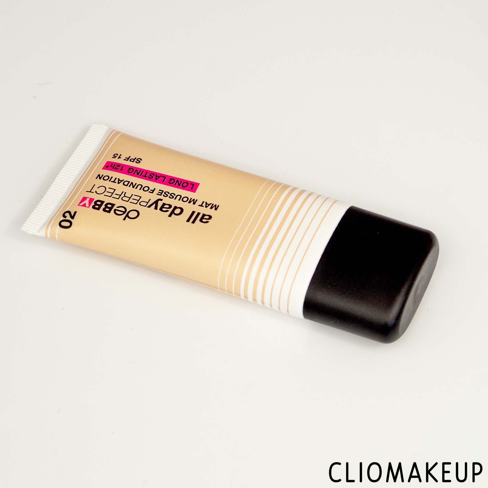 cliomakeup-recensione-fondotinta-debby-all-day-perfect-mat-mousse-foundation-2