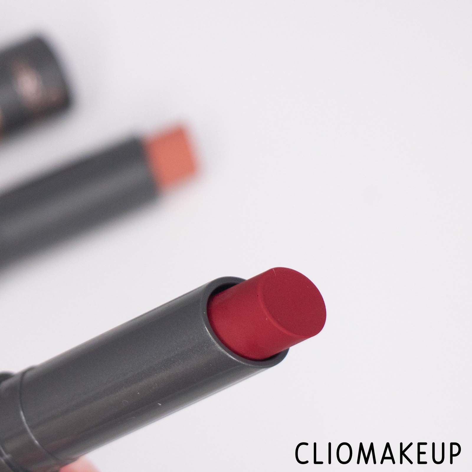 cliomakeup-recensione-rossetti-essence-perfect-matt-lipstick-5