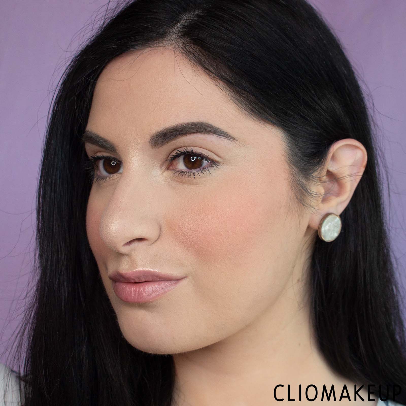 cliomakeup-recensione-blush-i-love-revolution-heart-breakers-matte-blush-11