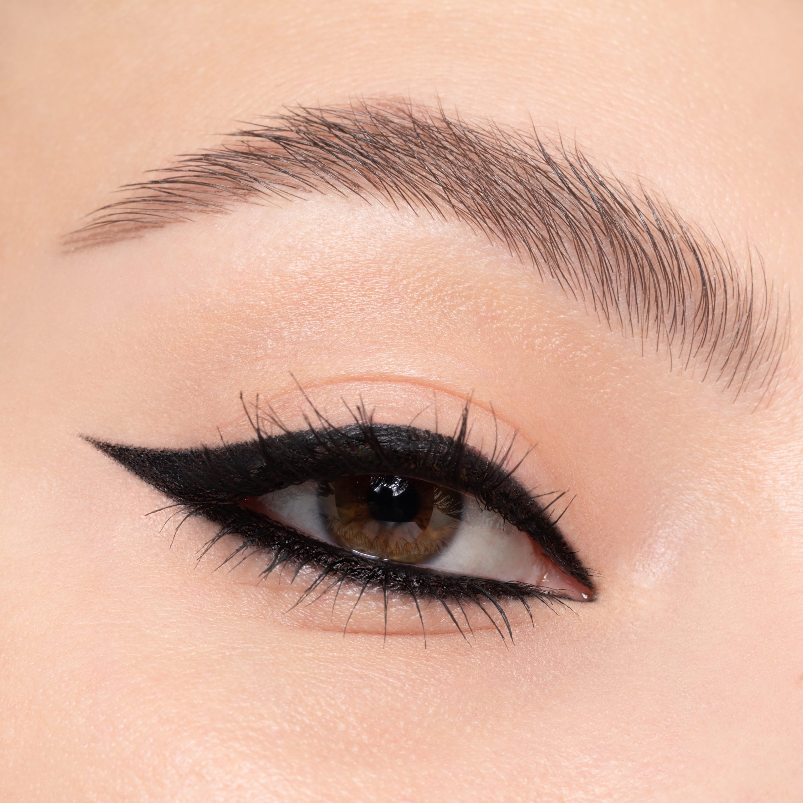 Cliomakeup-matite-occhi-temperabili-a-lunga-tenuta-alldaylove-5-greta-look-classico-black