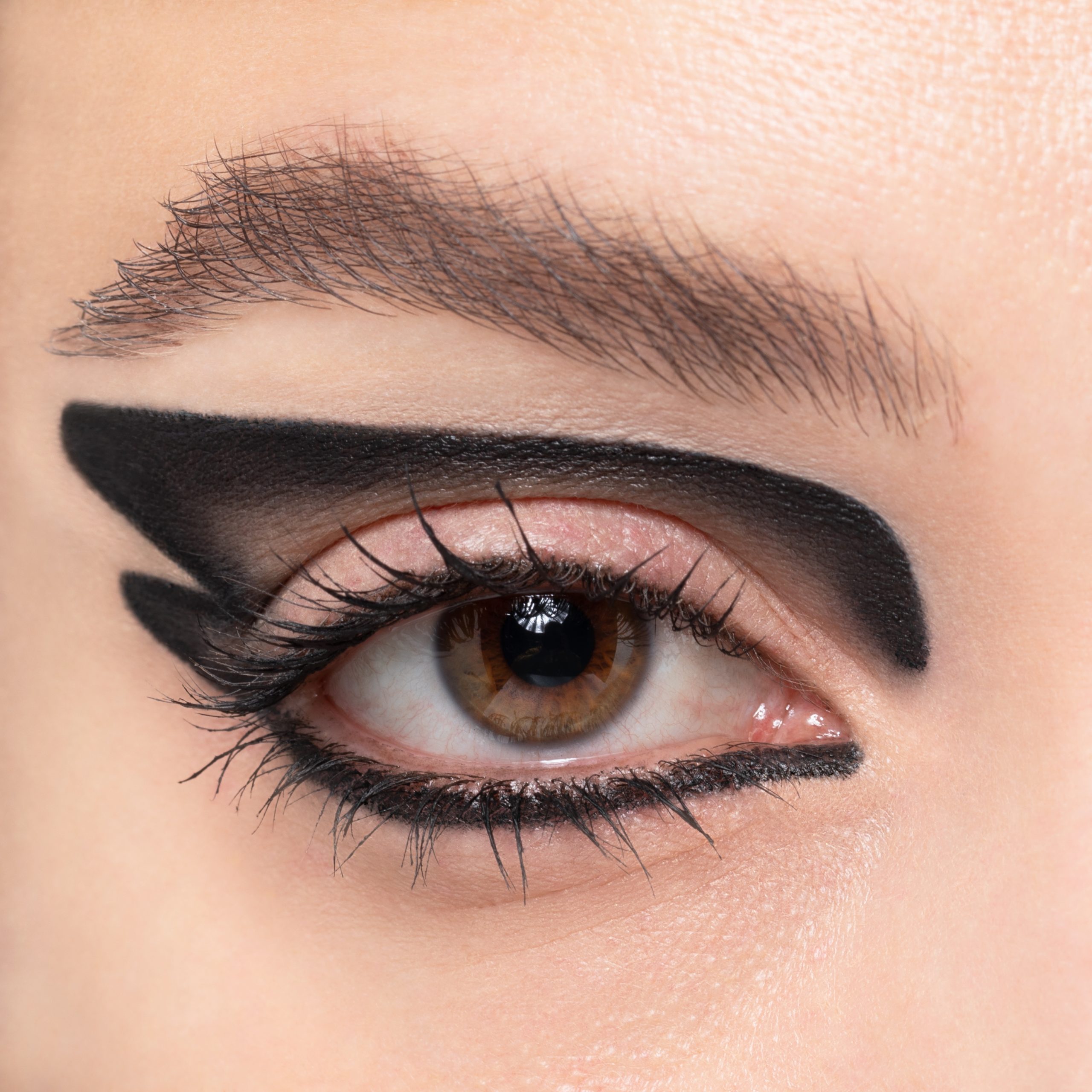 Cliomakeup-matite-occhi-temperabili-a-lunga-tenuta-alldaylove-8-greta-look-extreme-black