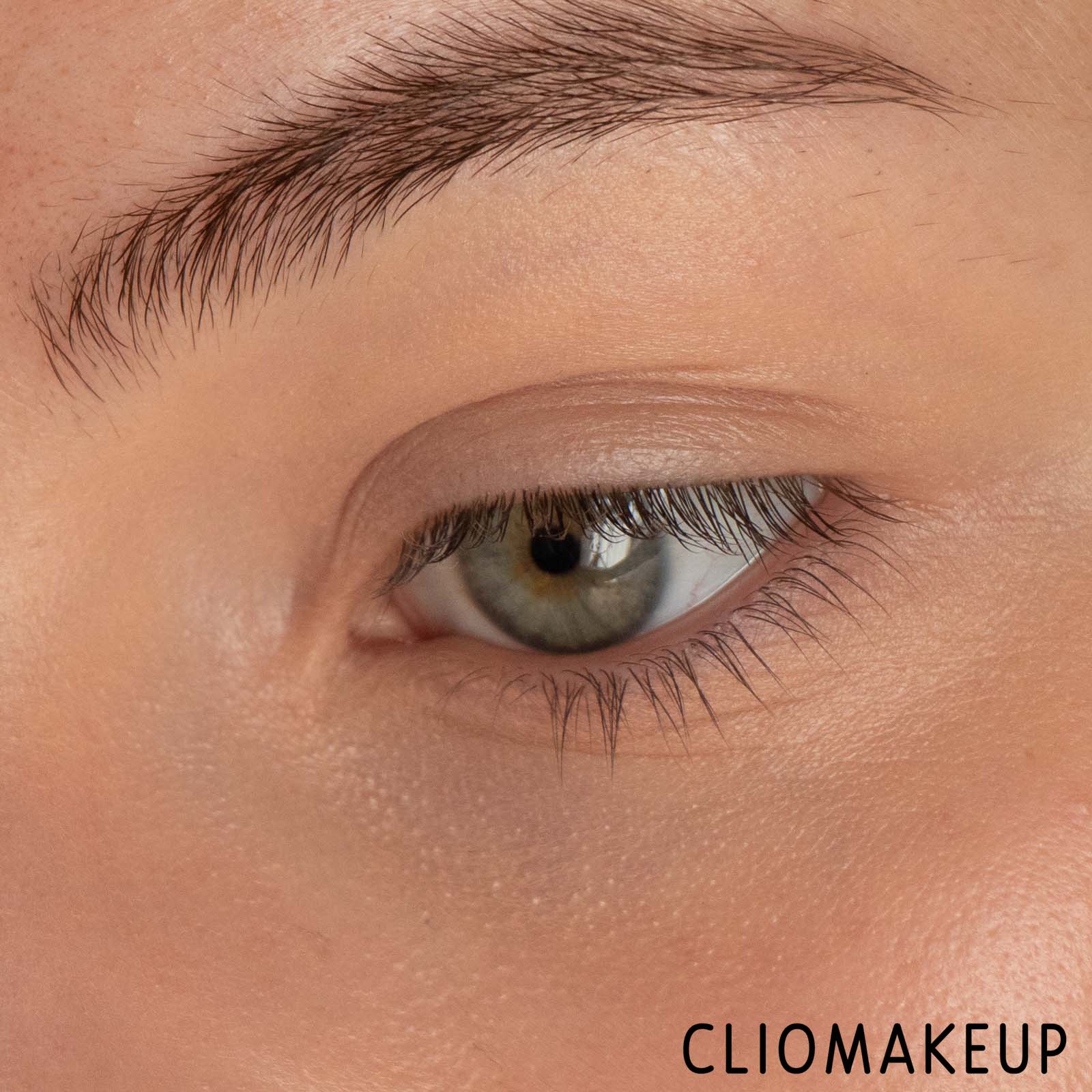 cliomakeup-recensione-correttore-essence-high-beauty-under-eye-brightening-concealer-12