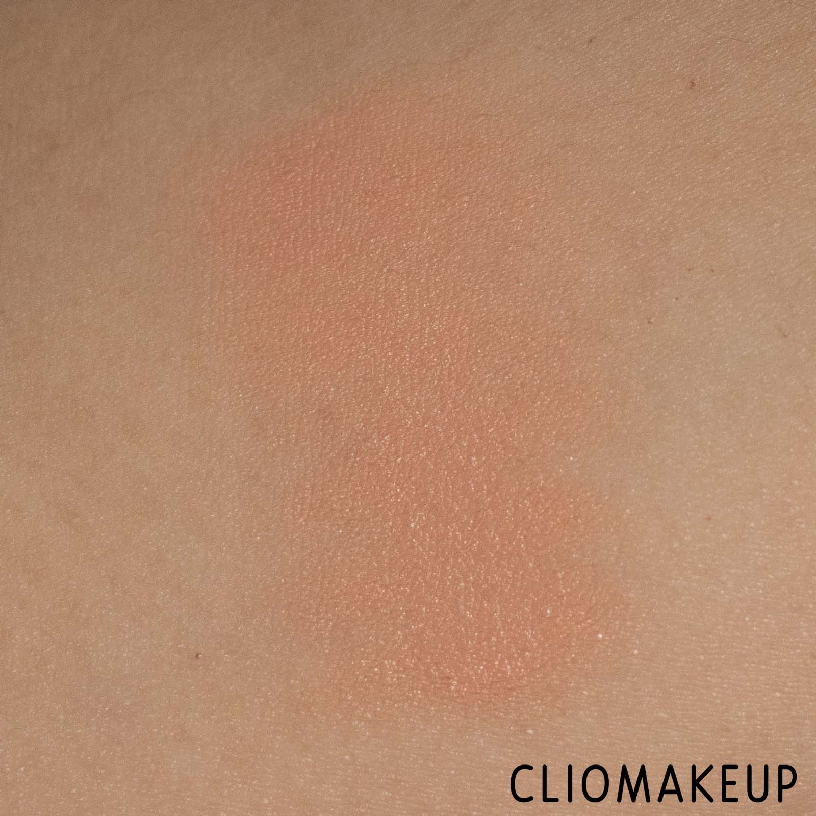 cliomakeup-recensione-correttore-essence-high-beauty-under-eye-brightening-concealer-8