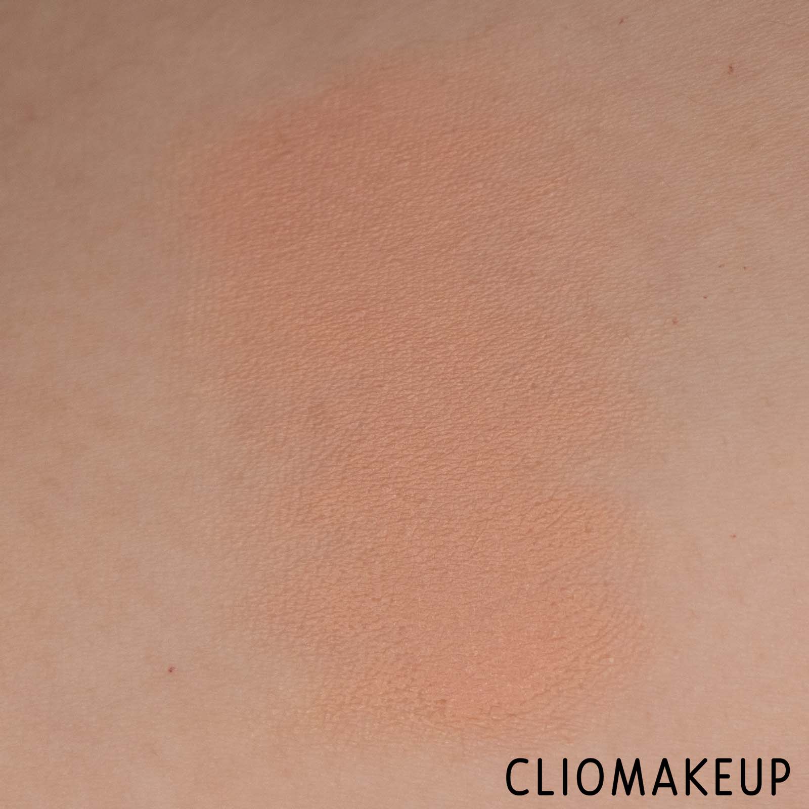 cliomakeup-recensione-correttore-essence-high-beauty-under-eye-brightening-concealer-9