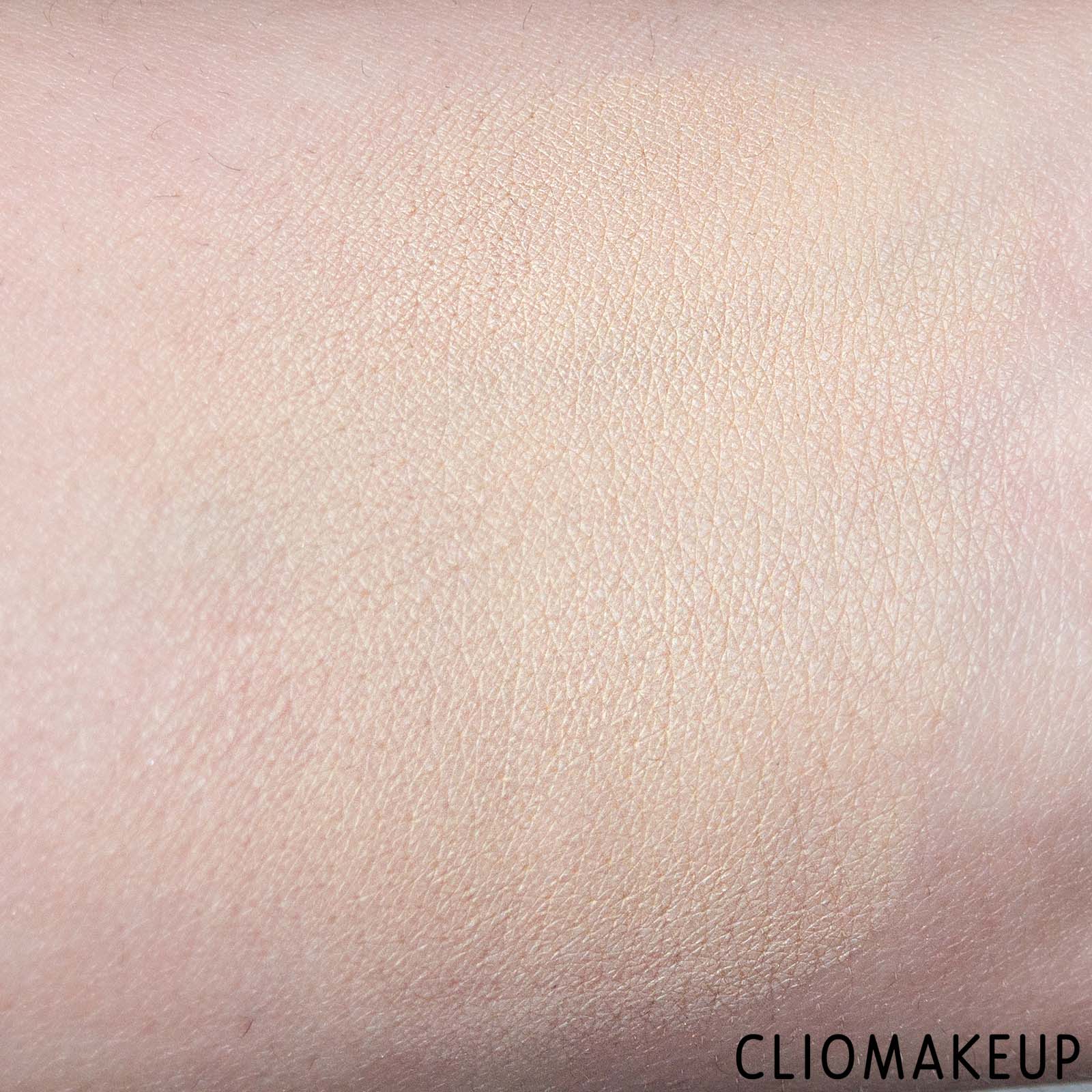 cliomakeup-recensione-correttore-giorgio-armani-luminous-silk-multi-purpose-glow-conceale-9